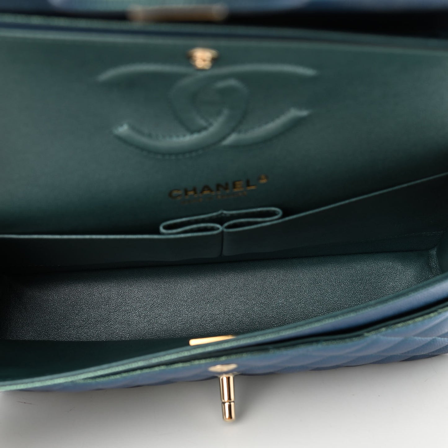 Iridescent Caviar Quilted Medium Double Flap Green