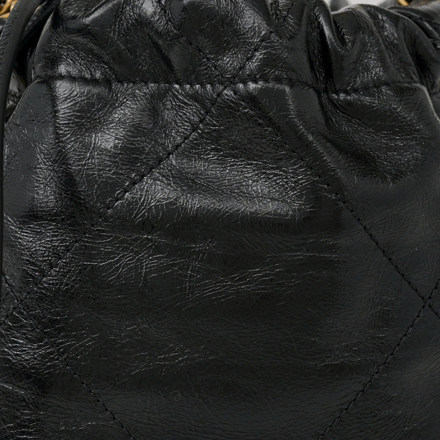 Shiny Crumpled Calfskin Quilted Pearl Mini Chanel 22 Black