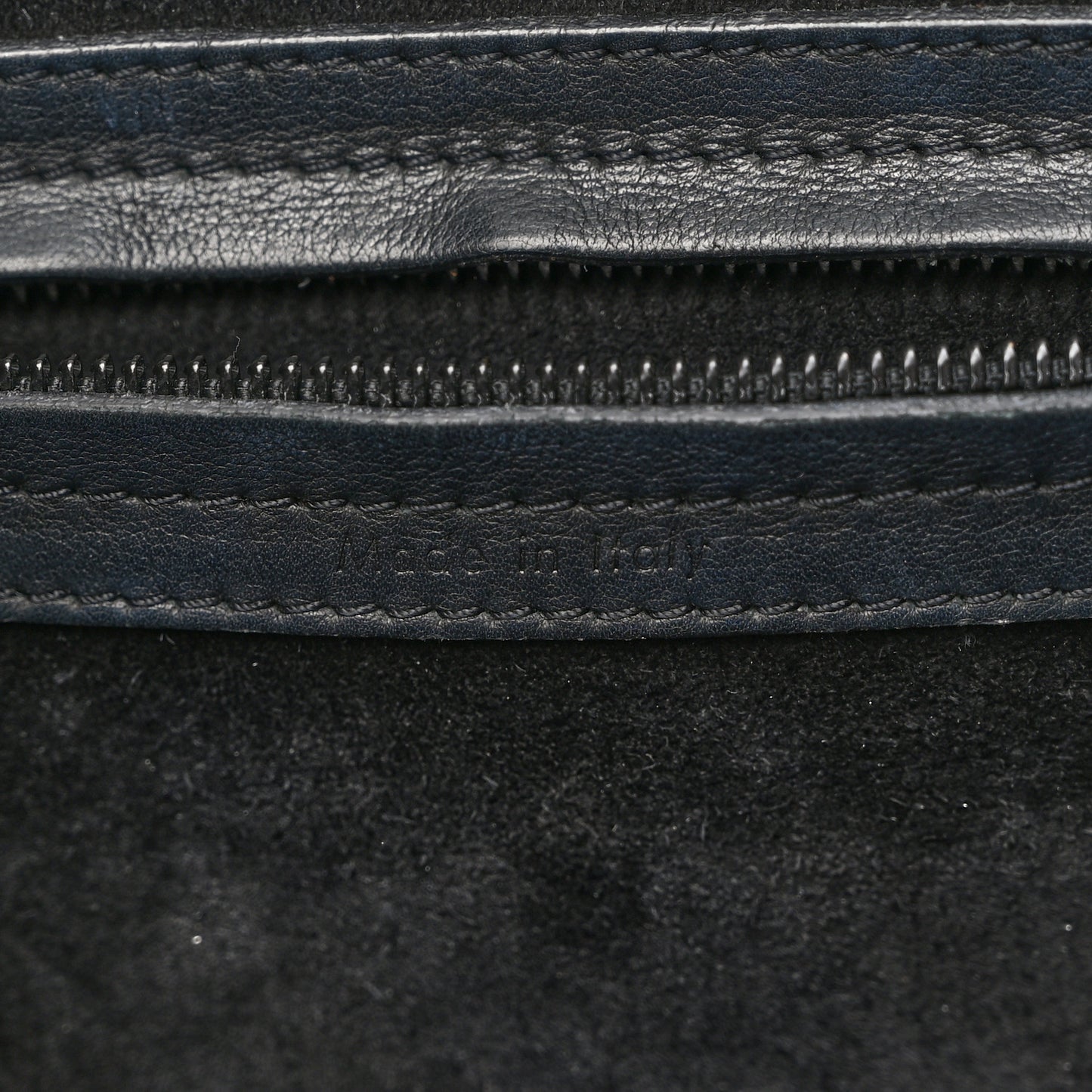 Smooth Calfskin Medium Phantom Luggage Black