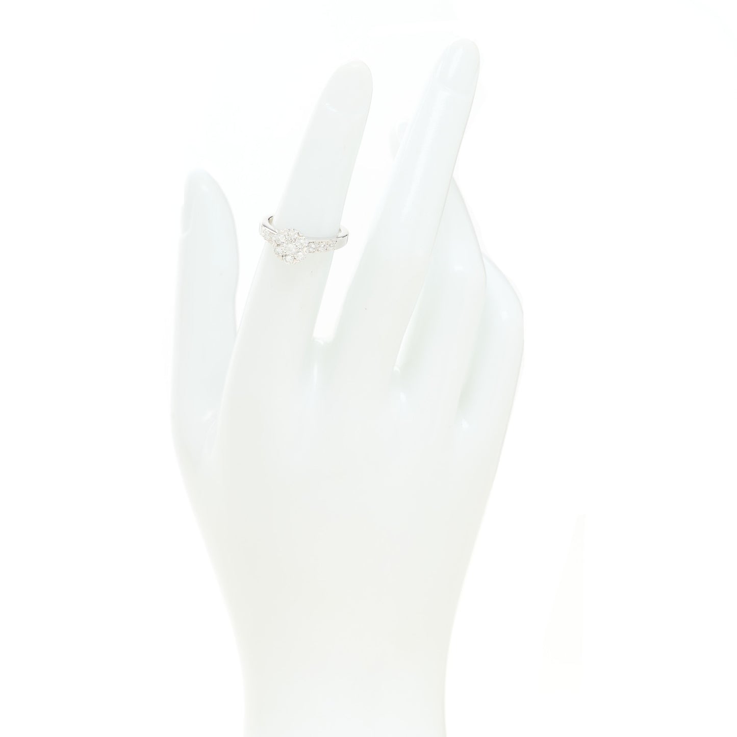 18K White Gold Diamond Fleurette Ring 48 4.5