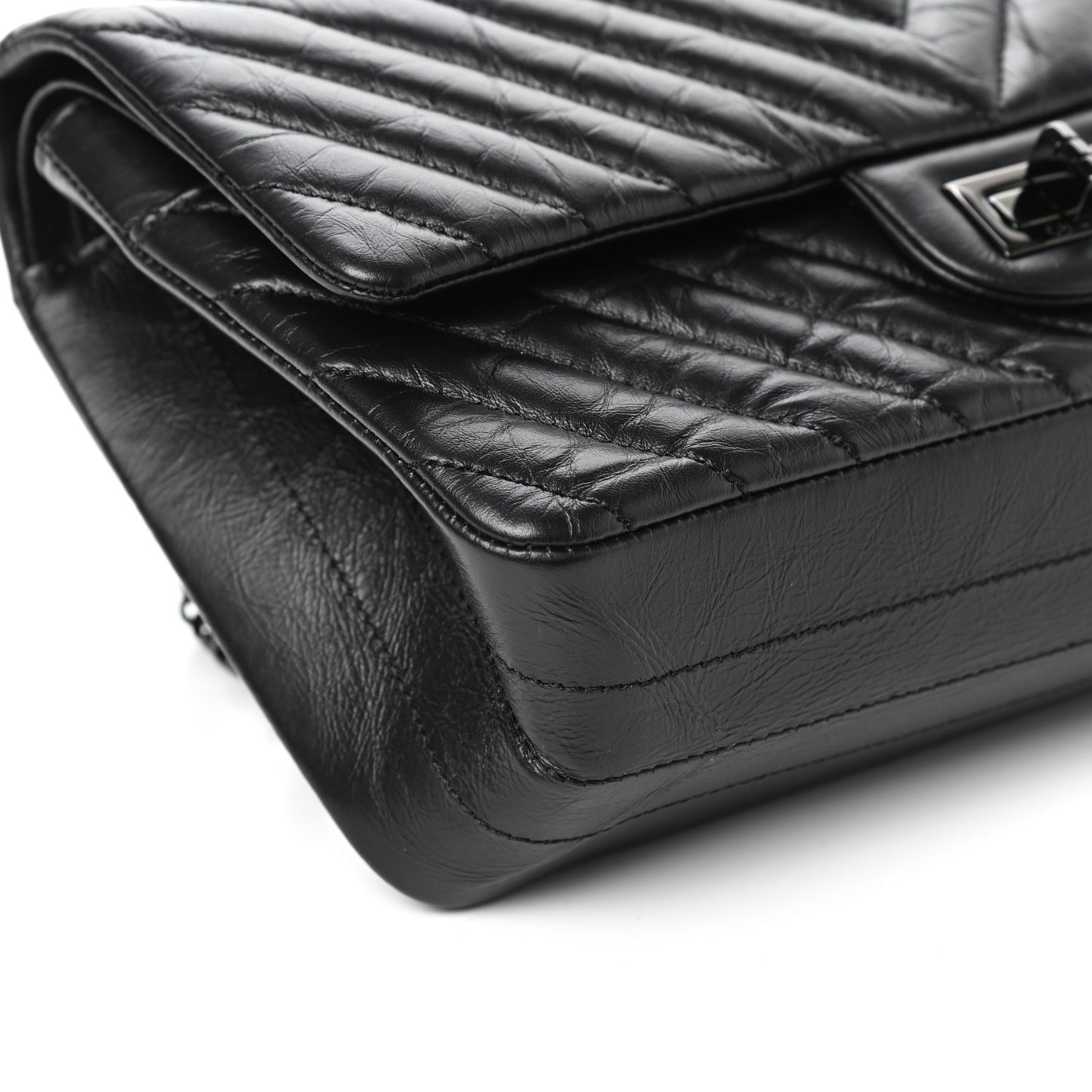 Aged Calfskin Chevron Quilted 2.55 Reissue 225 Flap So Black