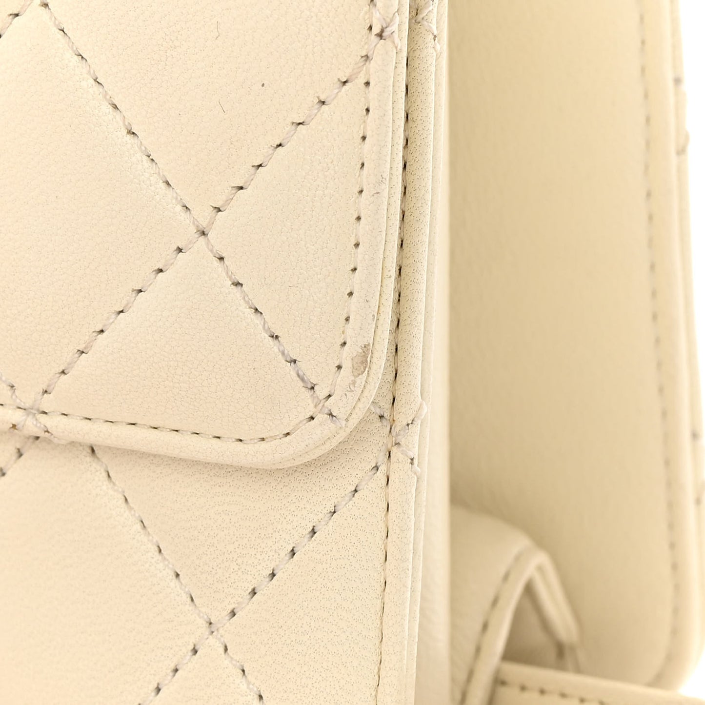 Sheepskin Quilted Beauty Lock Flap White