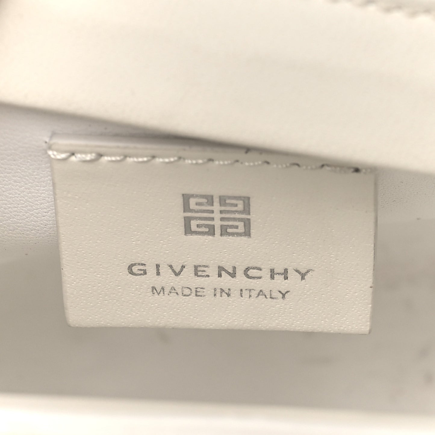 Shiny Lord Calfskin Micro Antigona Ivory