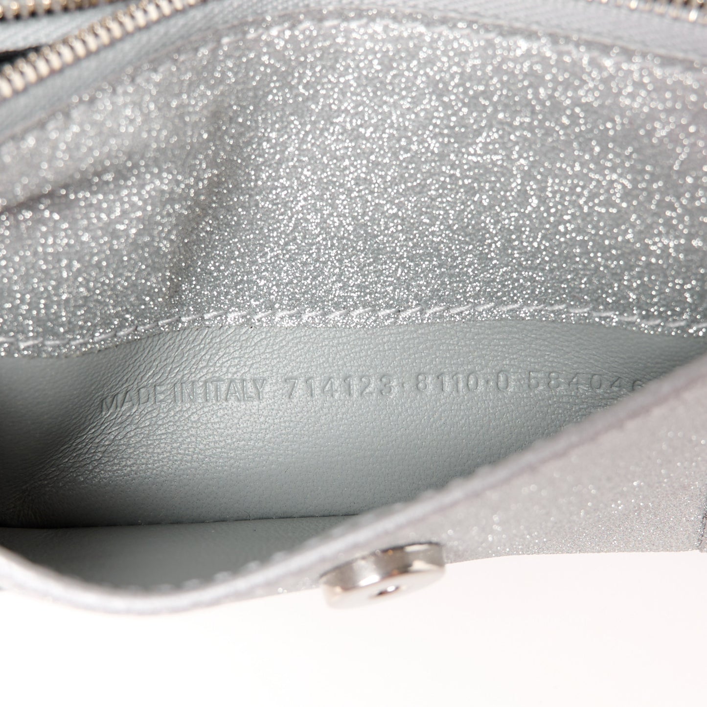Sparkling Fabric XS Hourglass Wallet On Chain Silver