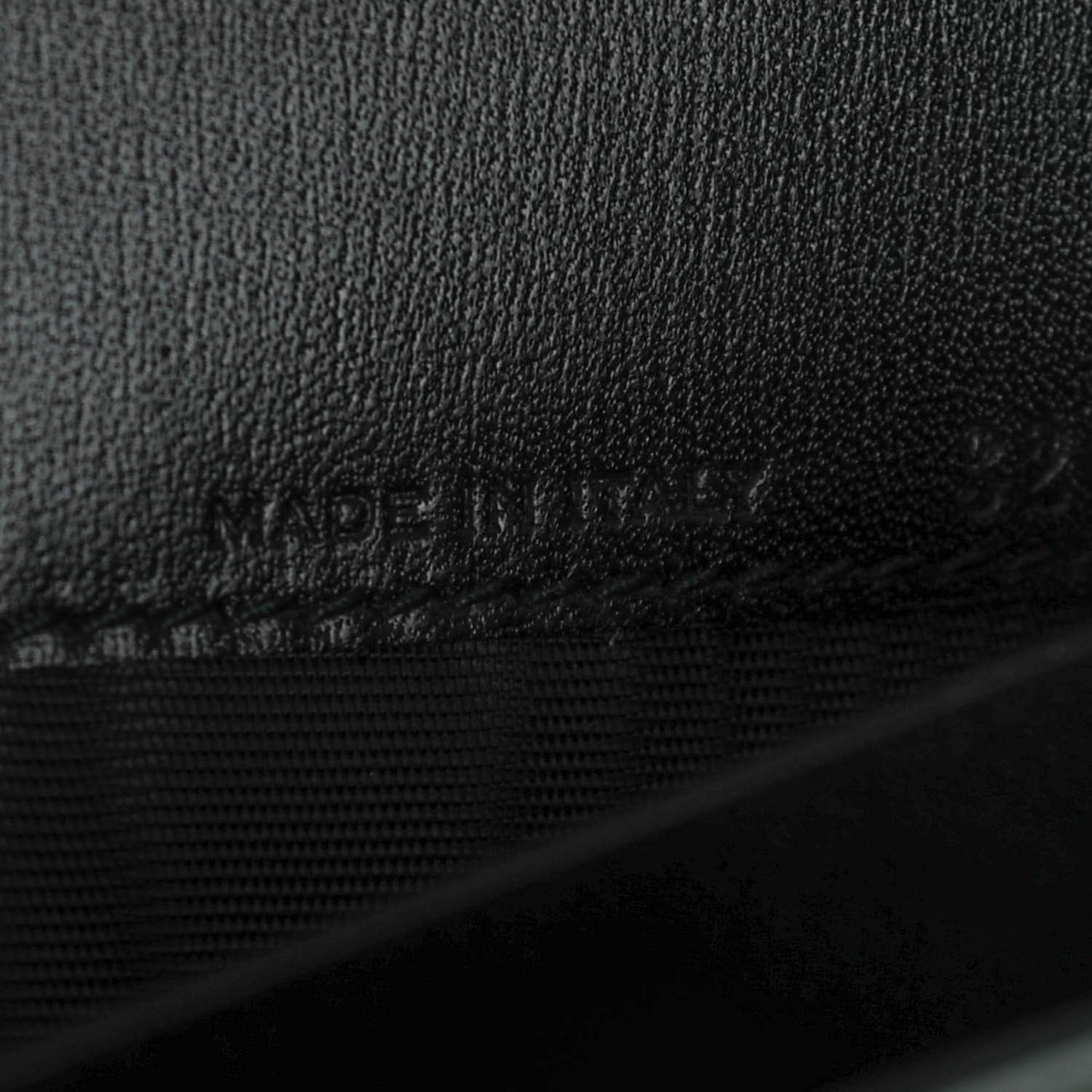 Calfskin Tuc Ipad Case Black