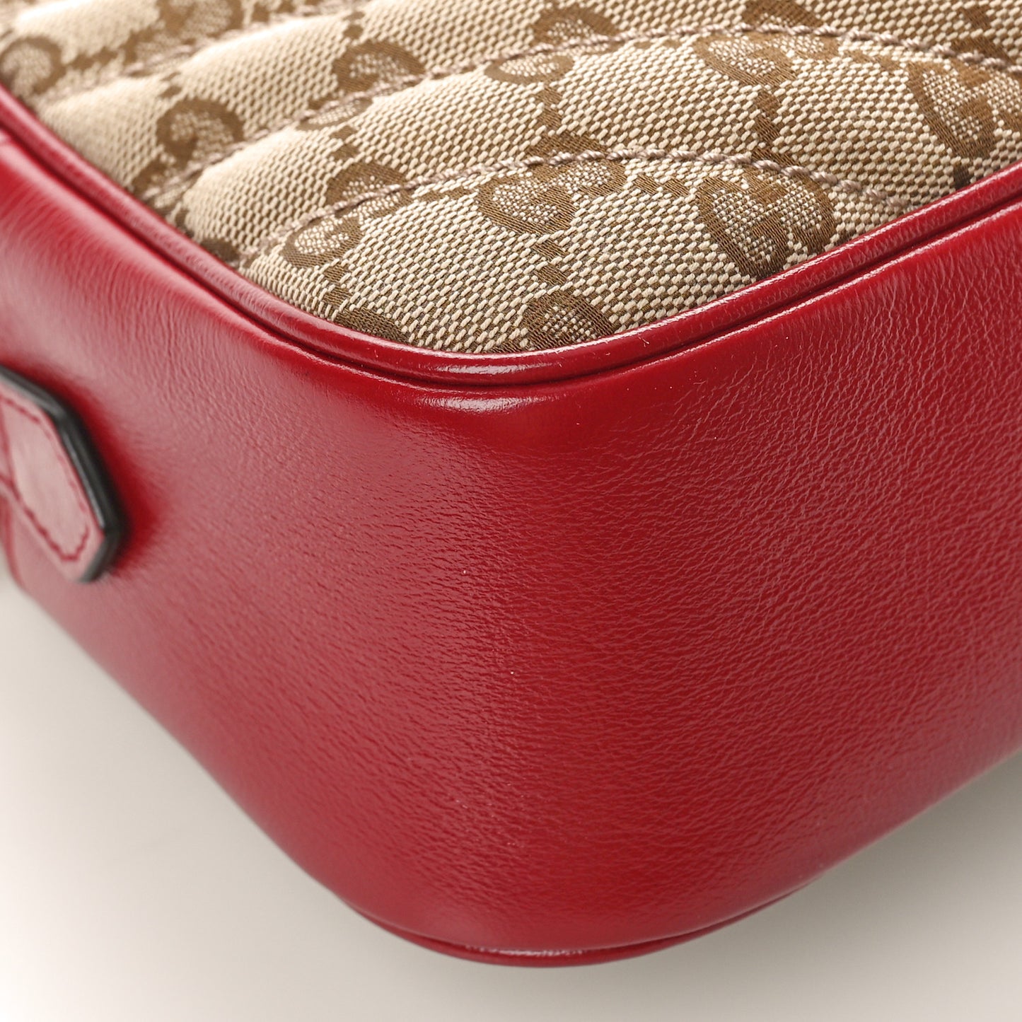 Monogram Azalea Calfskin Matelasse Diagonal Small GG Marmont Chain Shoulder Bag Beige Ebony New Cherry Red
