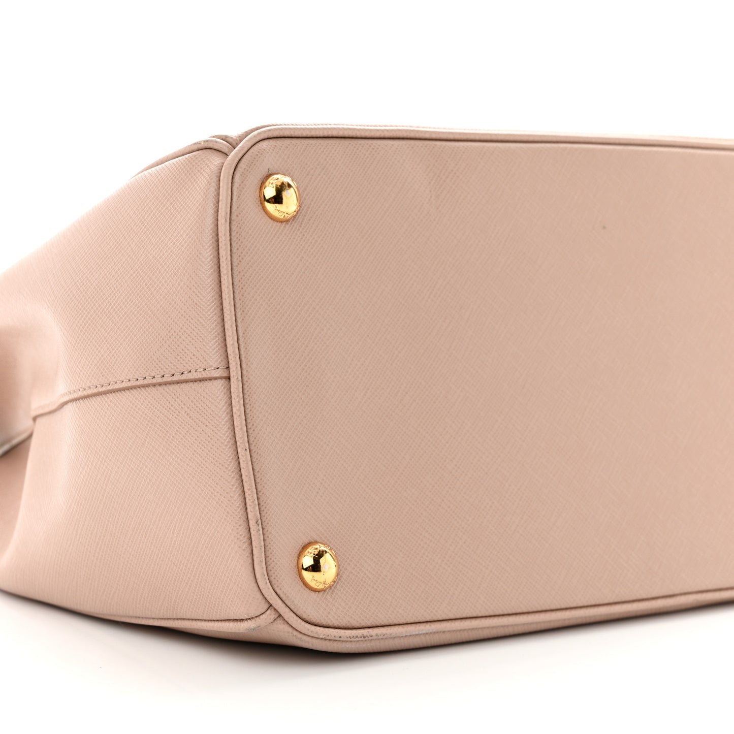 Saffiano Medium Galleria Double Zip Tote Cammeo