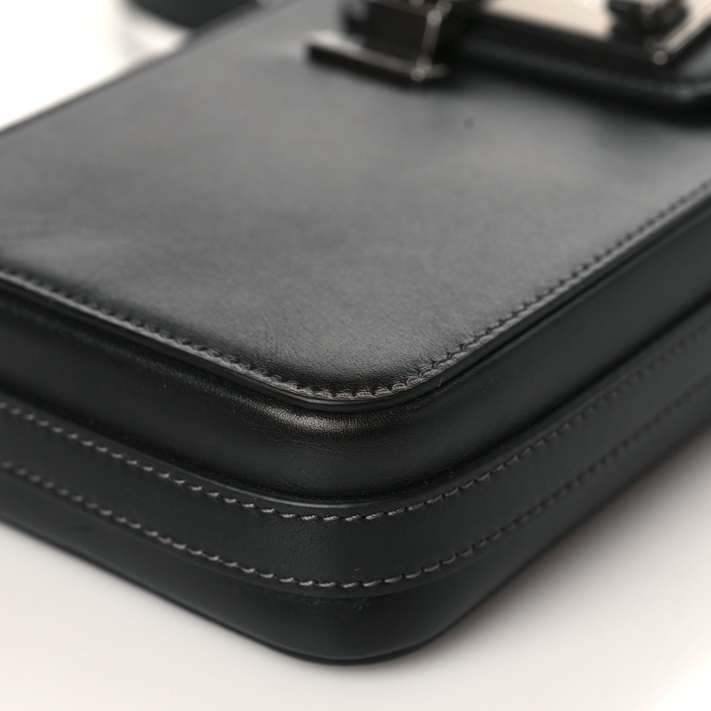 Smooth Calfskin Vertical Pouch Black