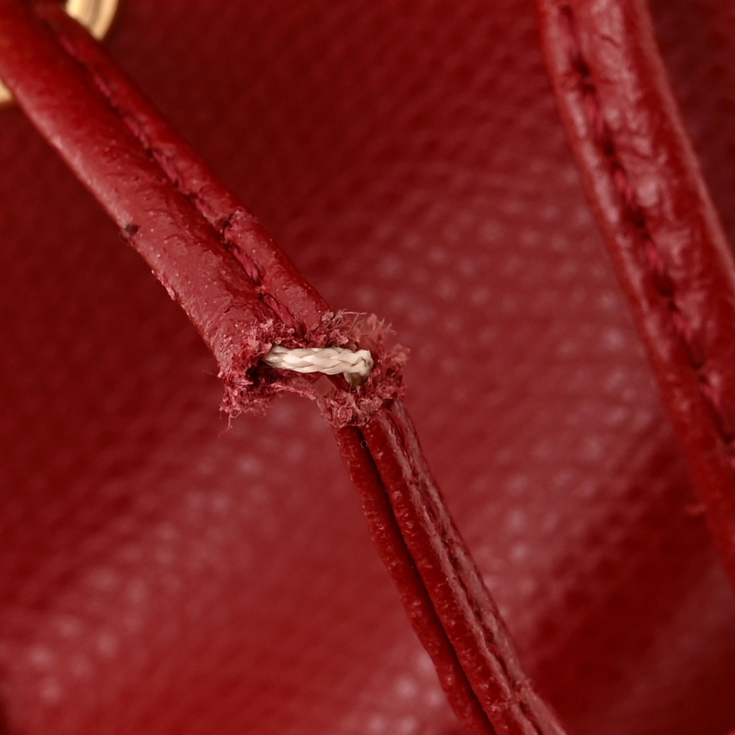 Vitello Cruise F is Fendi Mini Mon Tresor Bucket Bag Fragola