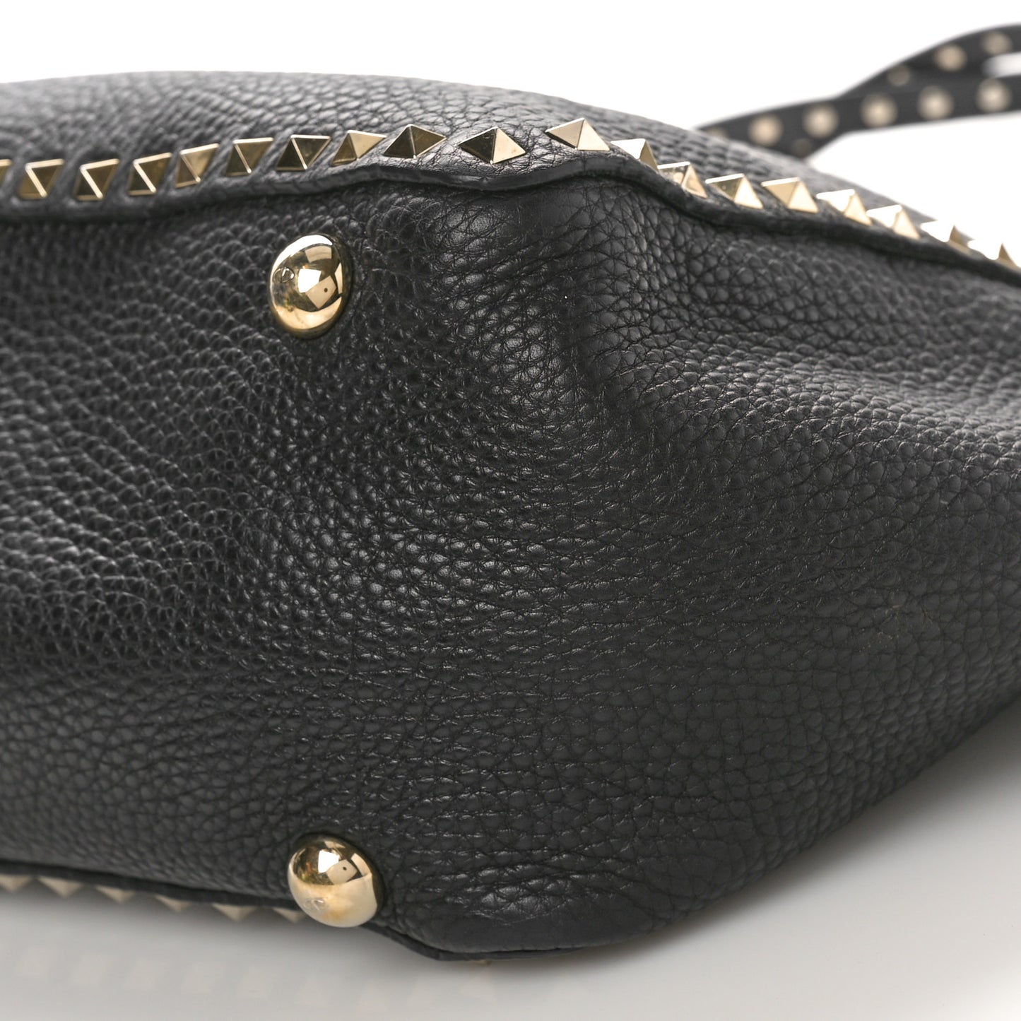 Pebbled Calfskin Medium Rockstud Tote Black