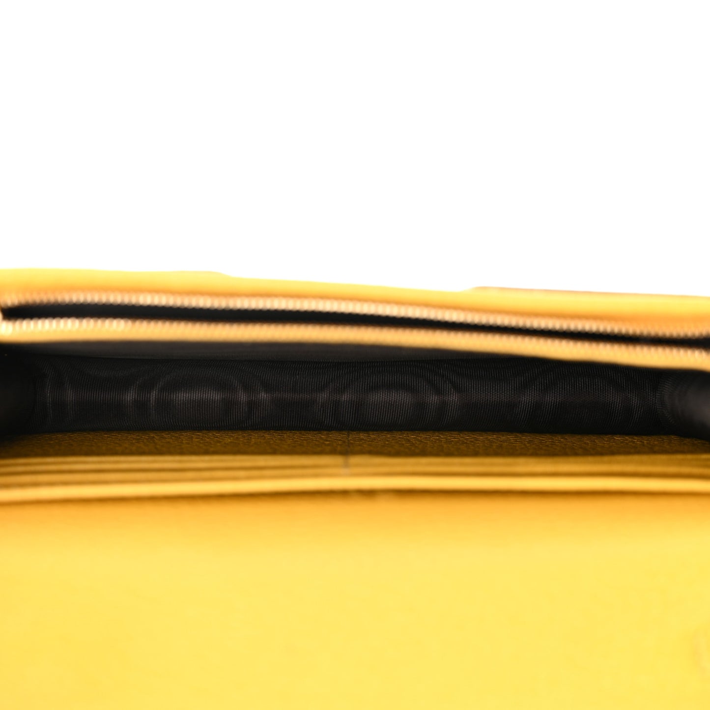 Pebbled Calfskin Soho Wallet On Chain New Buttercup