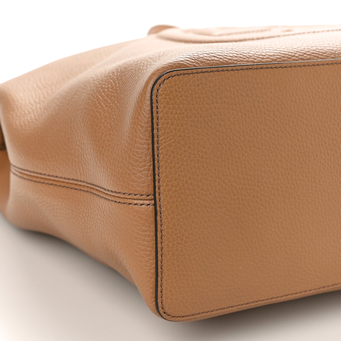 Pebbled Calfskin Large Soho Hobo Camelia