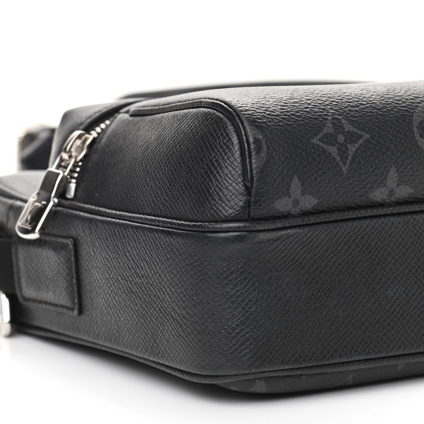 Taiga Monogram Eclipse Outdoor Messenger Black