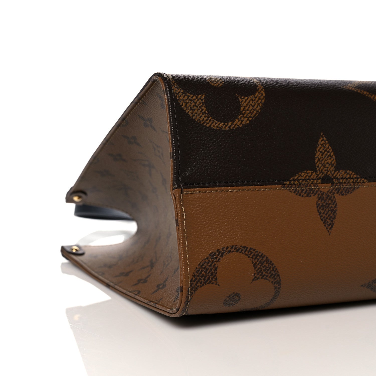 Louis Vuitton Reverse Monogram Giant Onthego MM 7 of 9