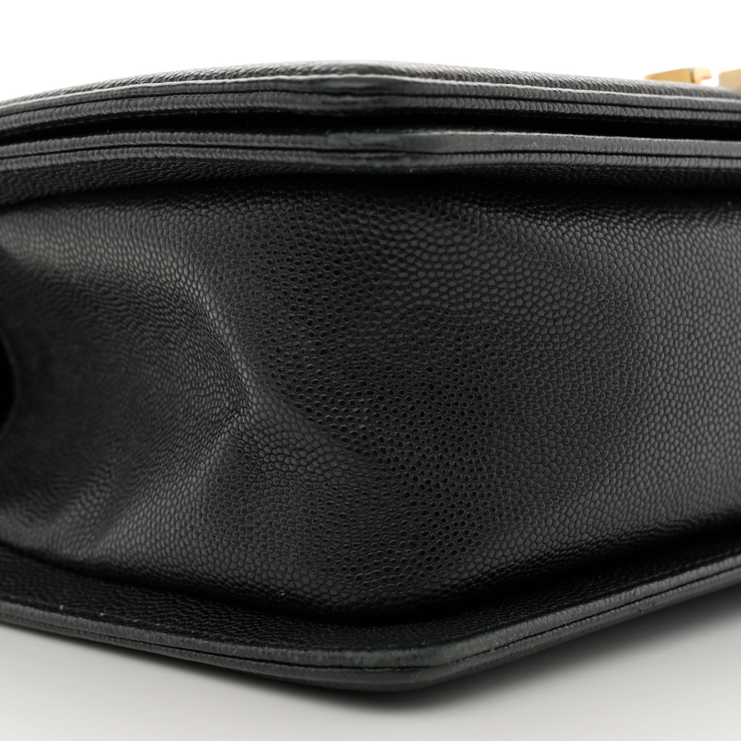 Caviar Quilted Medium Boy Flap Black