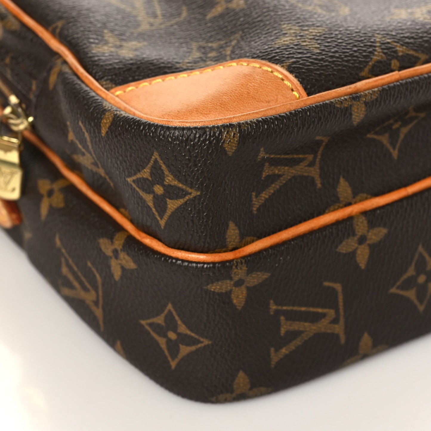 Monogram Amazone
