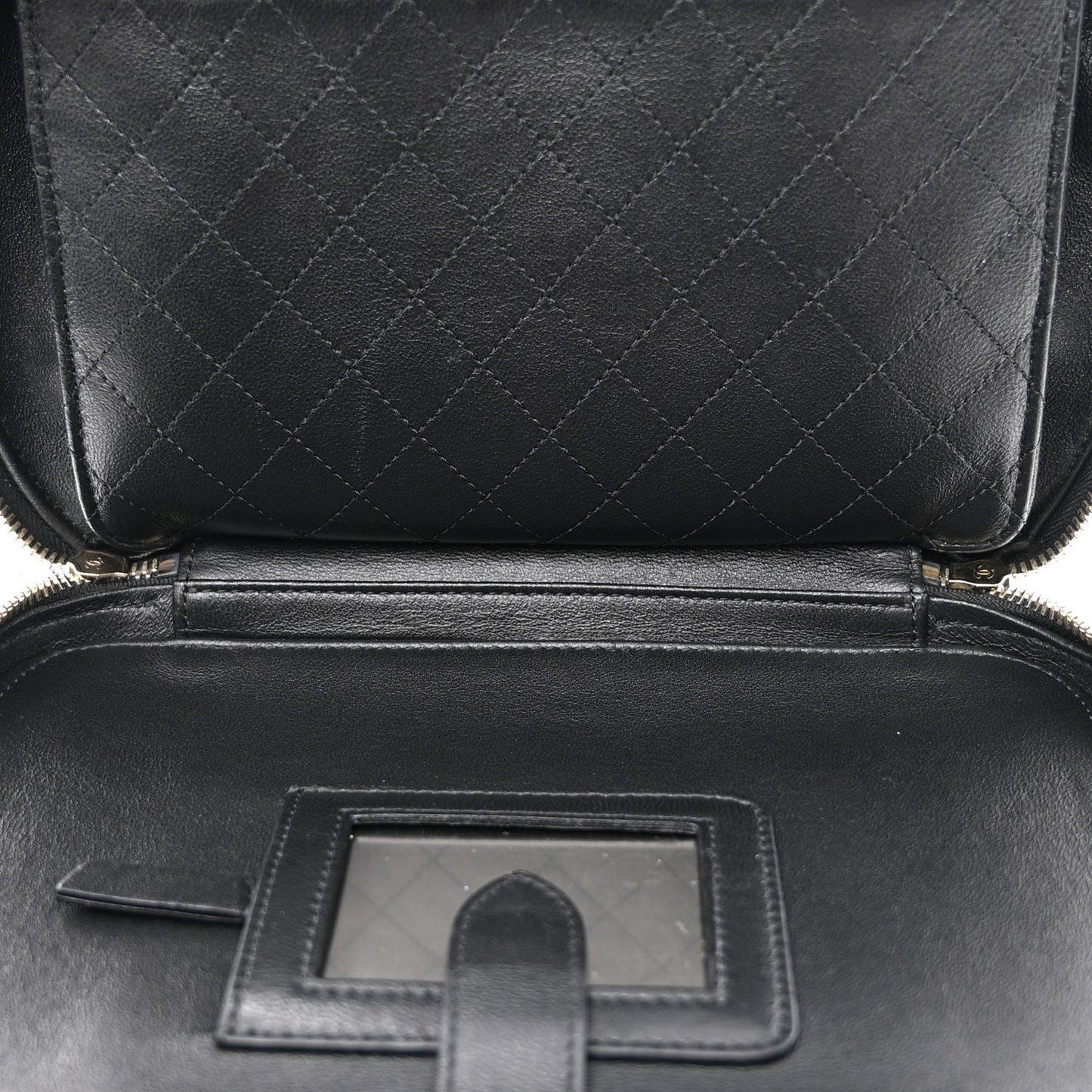 Caviar Quilted Large CC Filigree Vanity Case Black