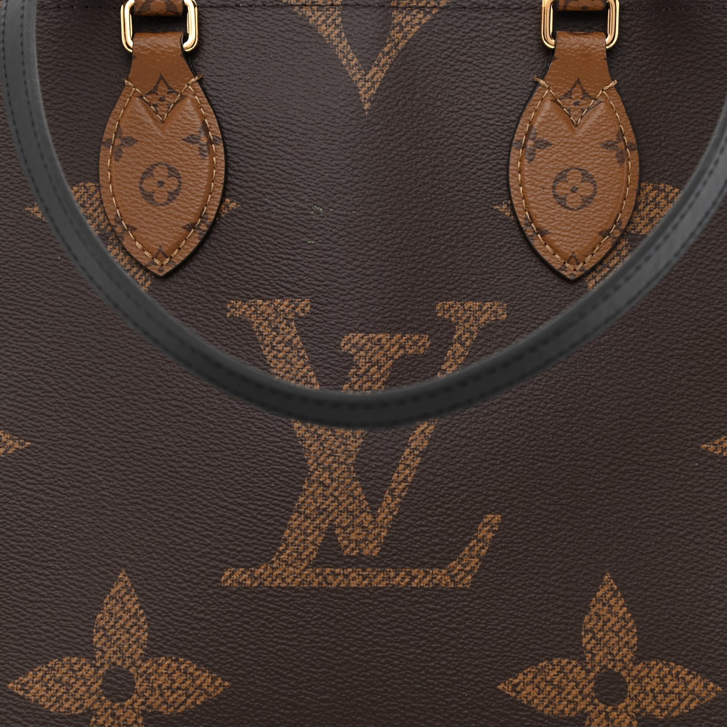 Reverse Monogram Giant Onthego MM