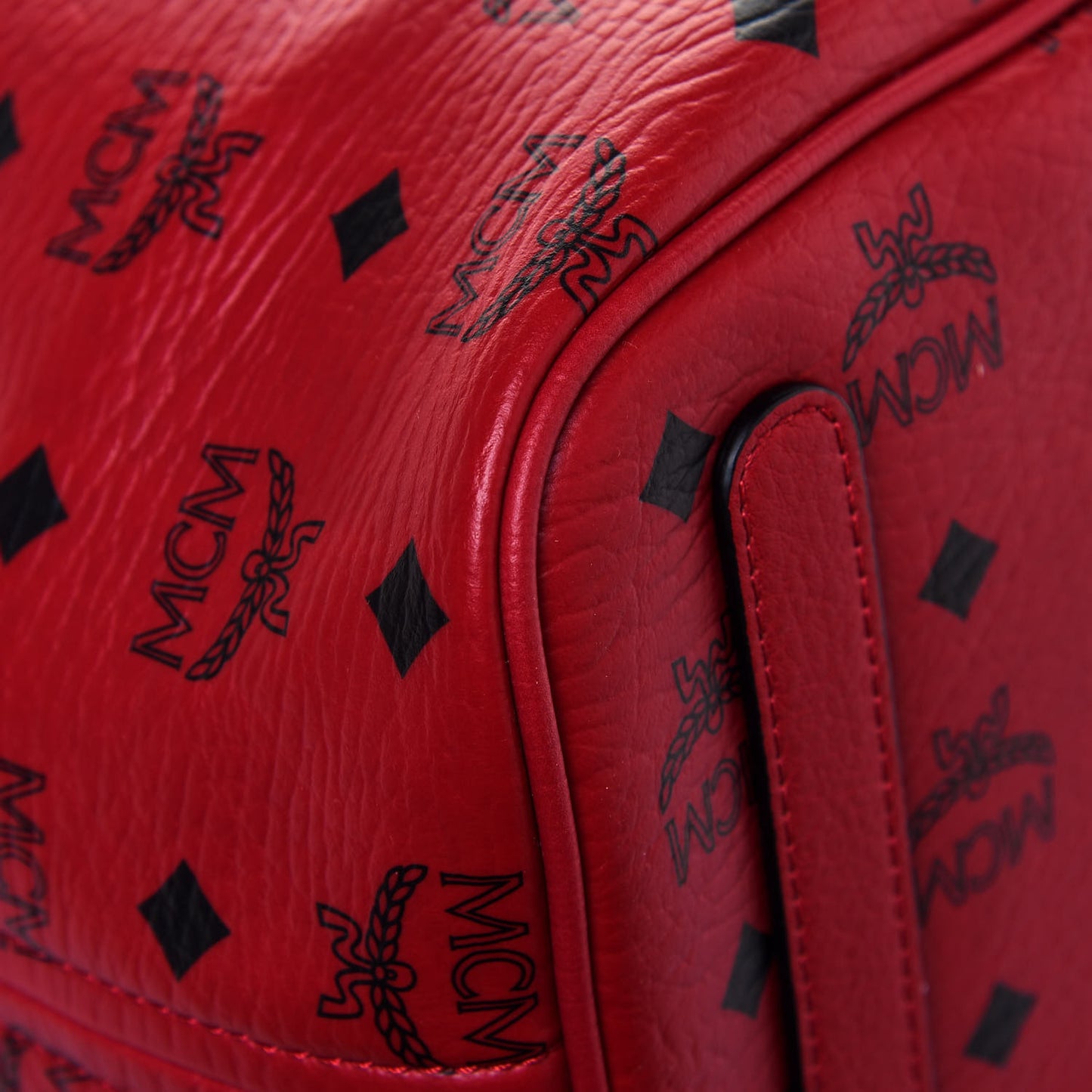 Visetos Medium Liz Reversible Shopper Tote Ruby Red