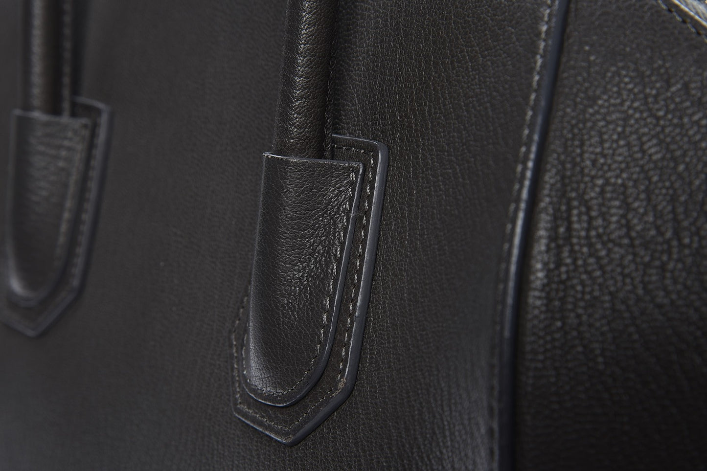 Sugar Goatskin Medium Antigona Dark Grey