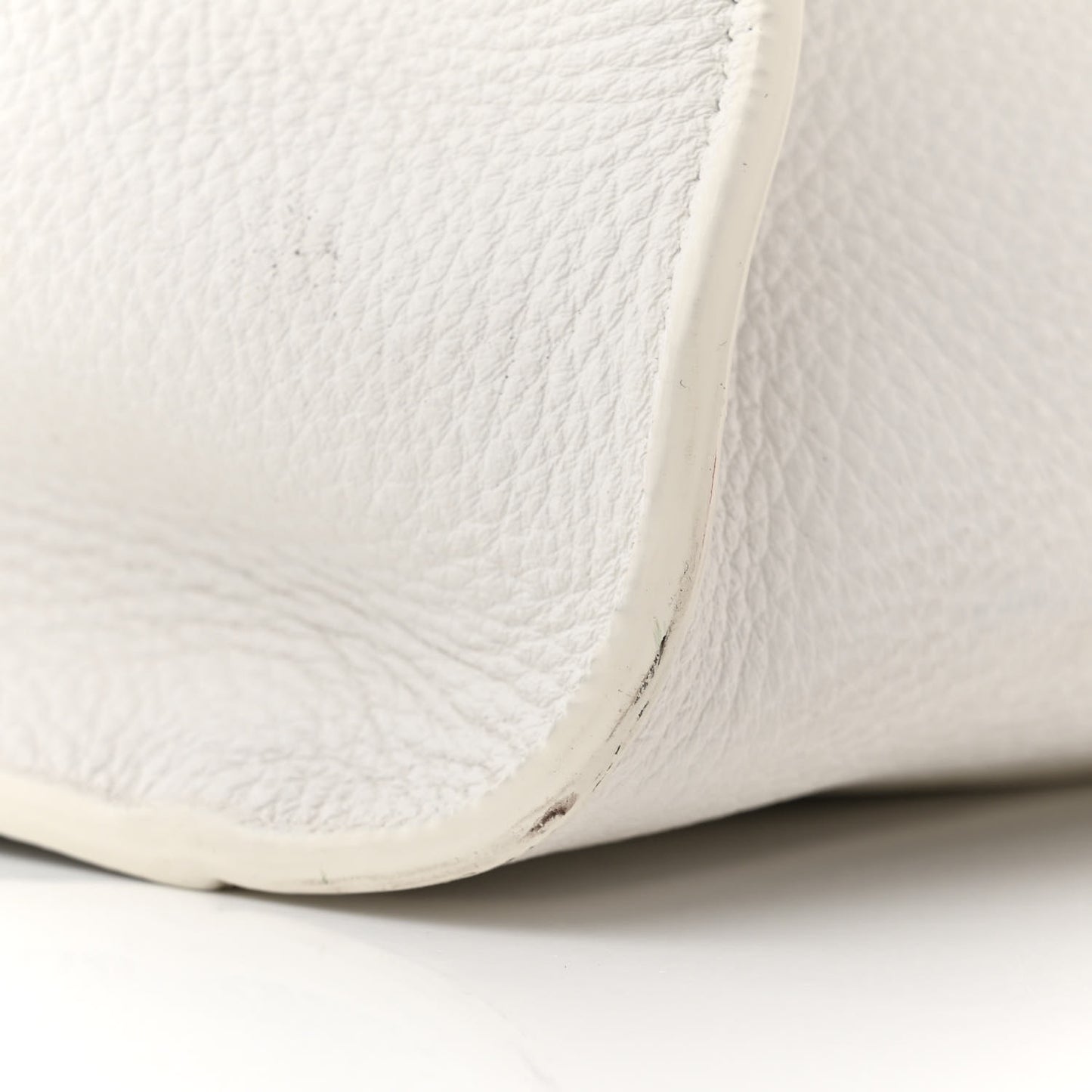 Grained Calfskin Soft Margaux 17 White