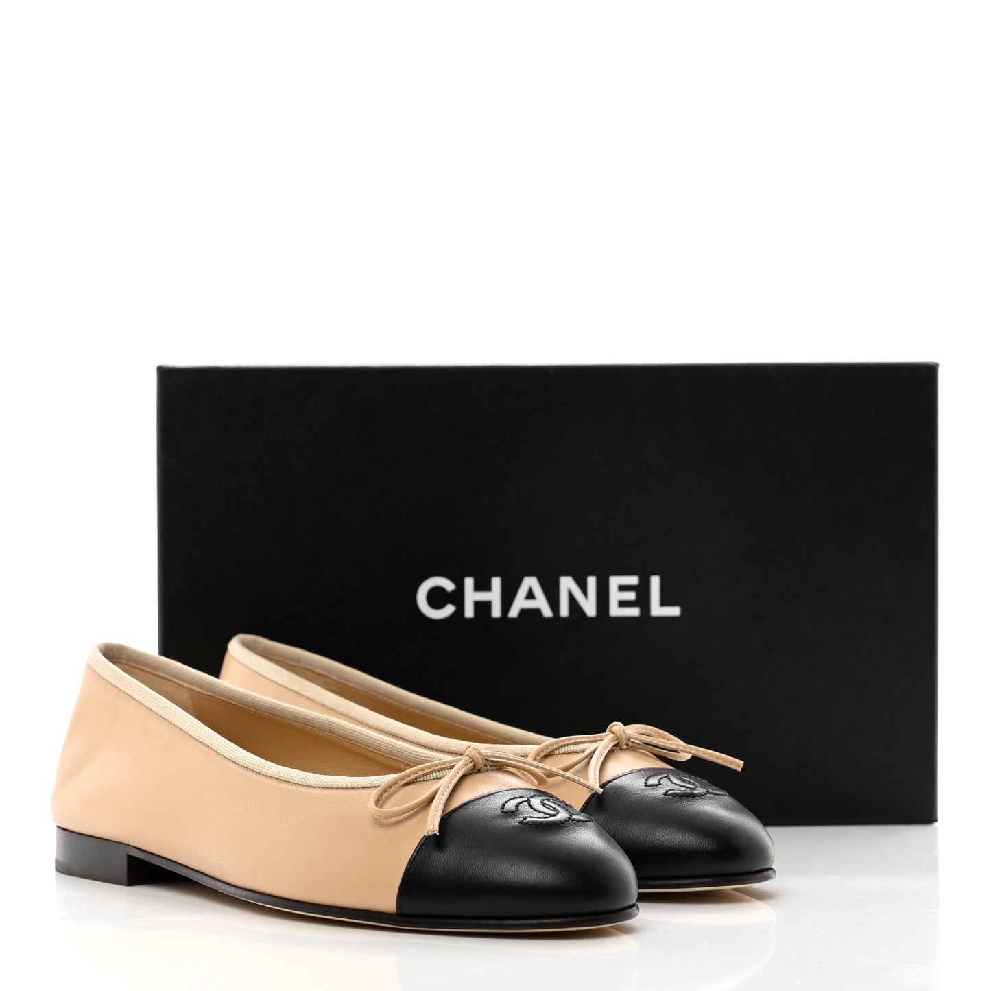 Lambskin Cap Toe CC Ballerina Flats 38 Beige Black