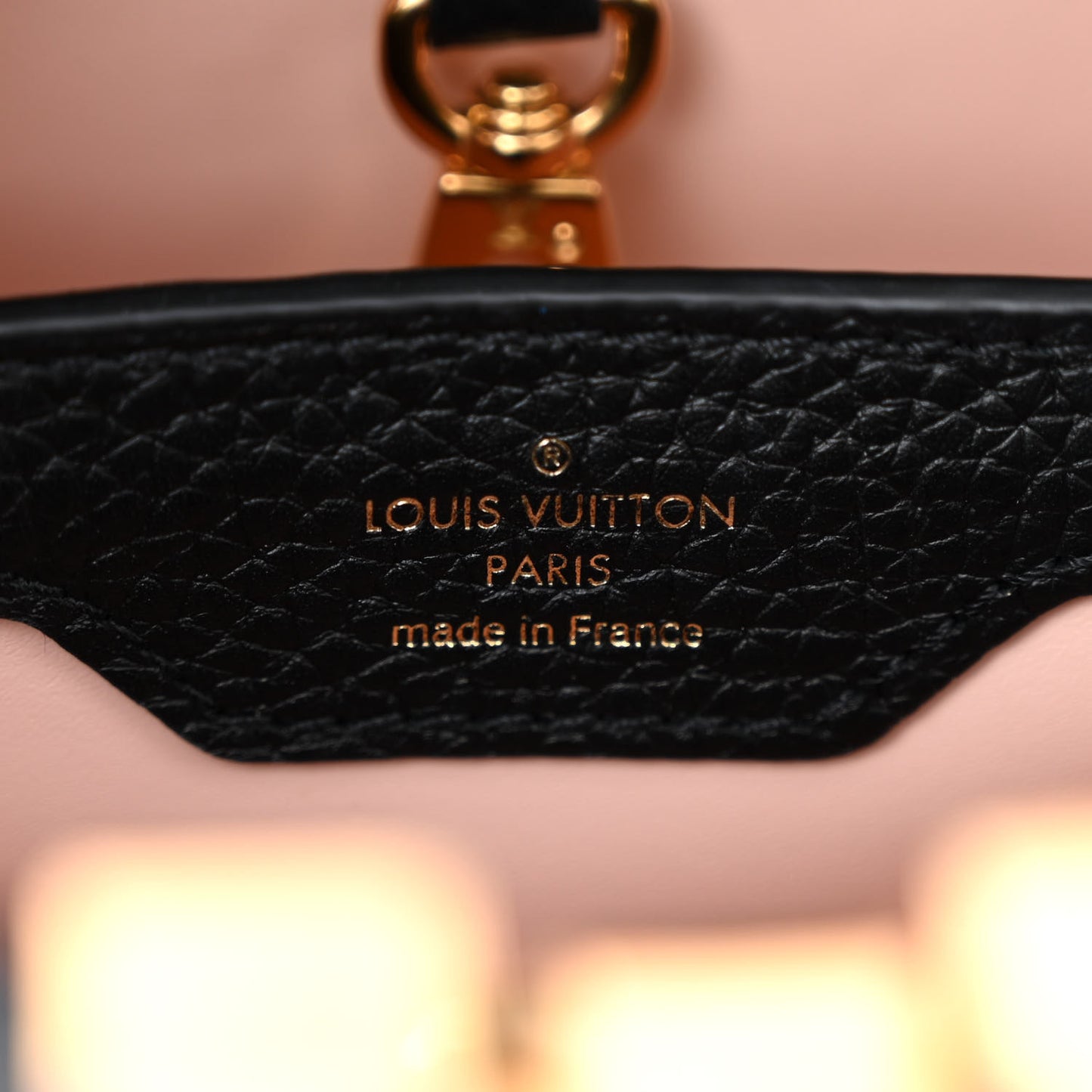 Taurillon Enamel Chain Capucines BB Black Multicolor