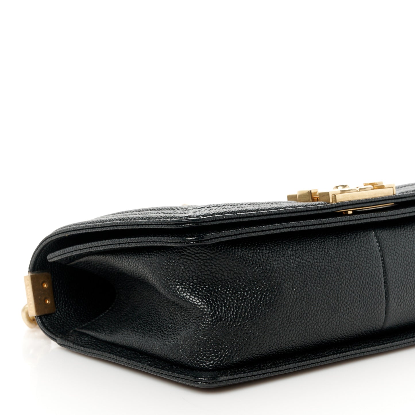 Caviar Quilted Medium Boy Flap Black