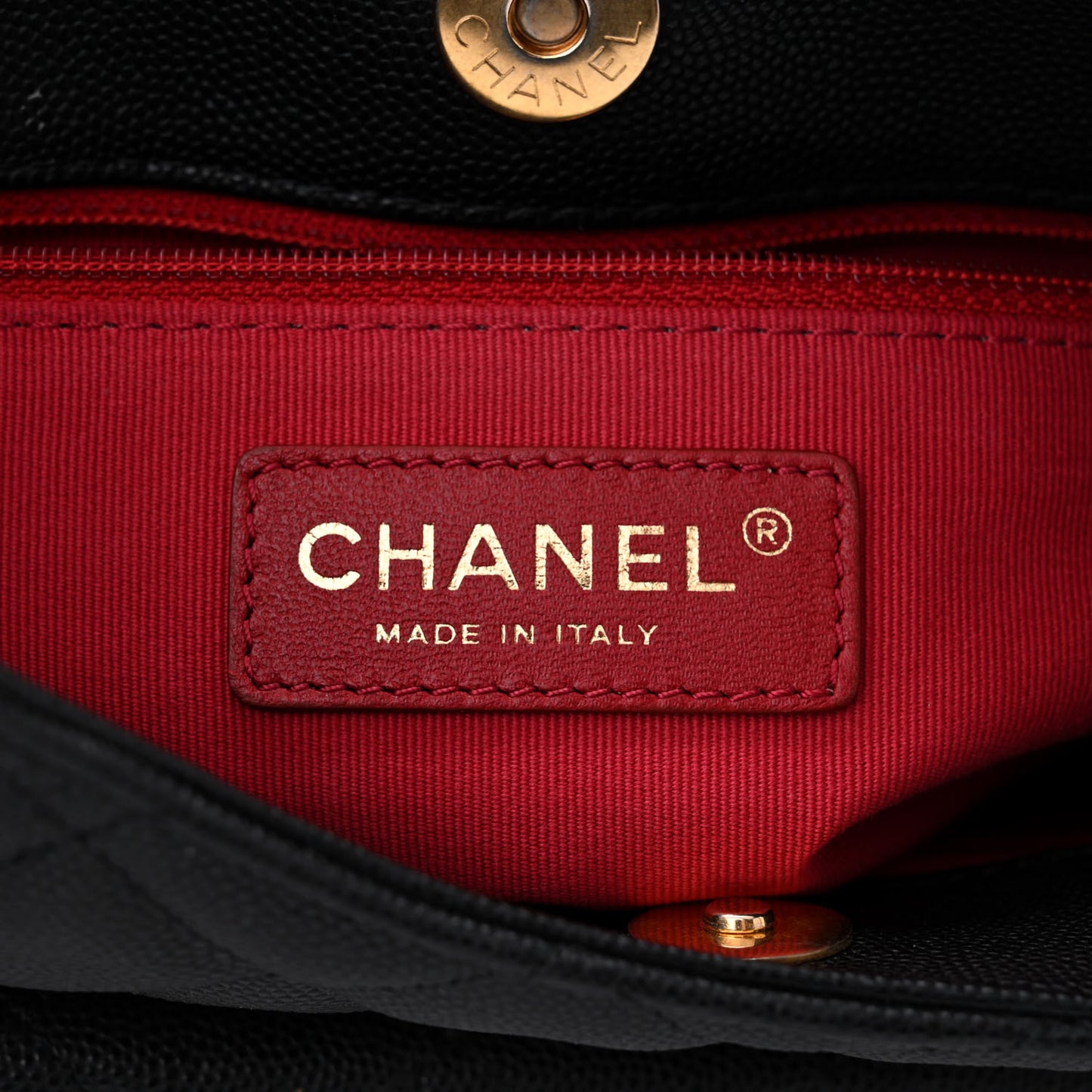 Caviar Quilted Wavy CC Hobo Black