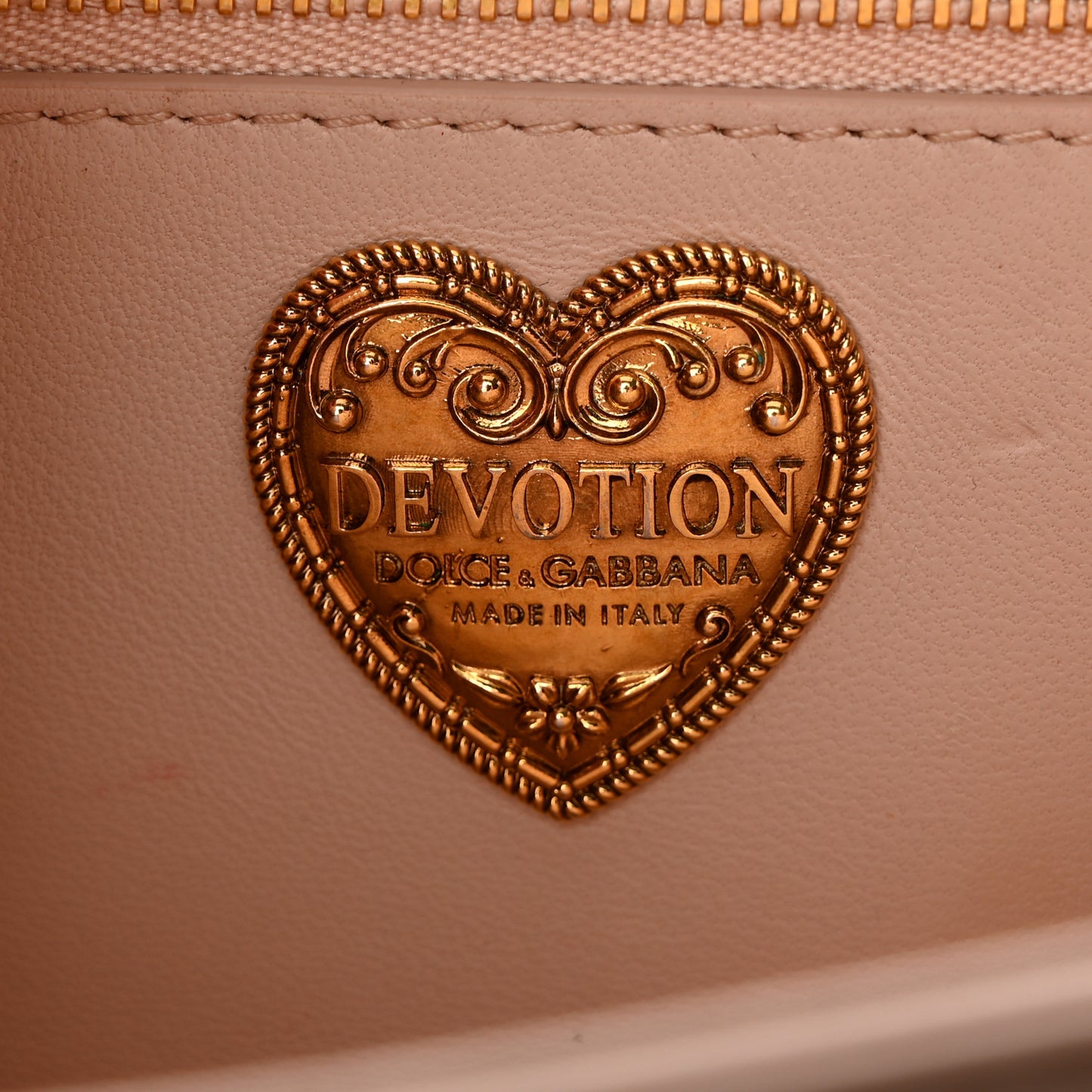 Calfskin Medium Devotion Crossbody Bag Cipria