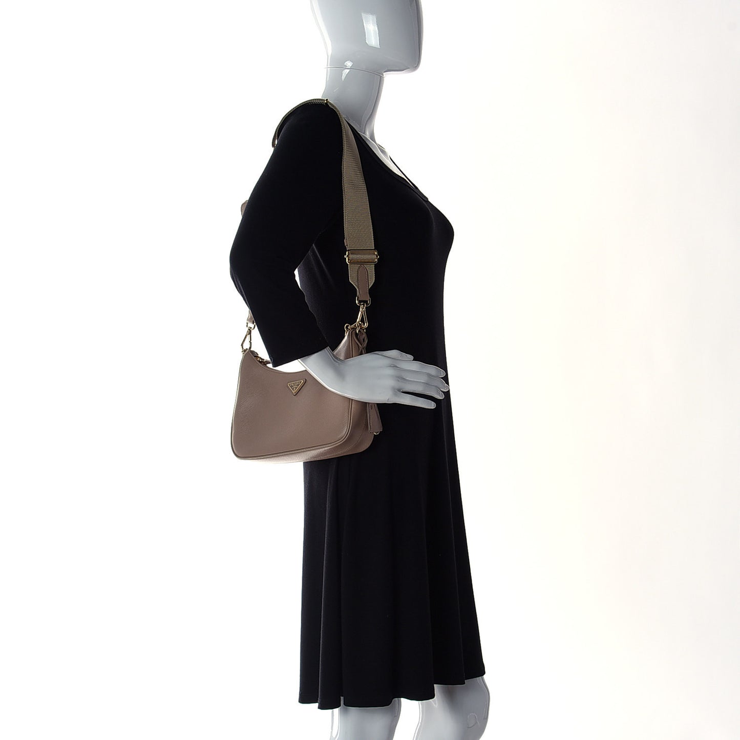 Saffiano Re-Edition 2005 Shoulder Bag Cammeo Beige