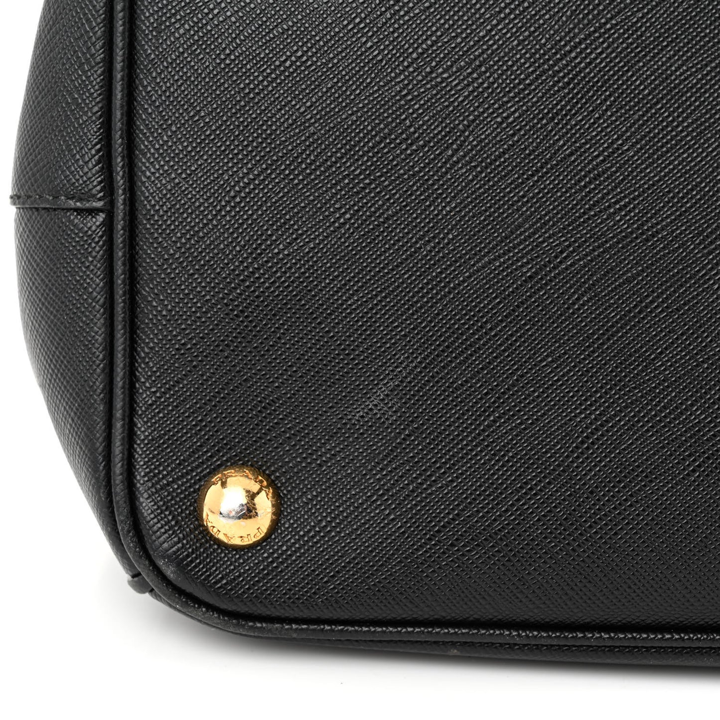 Saffiano Medium Galleria Double Zip Tote Black