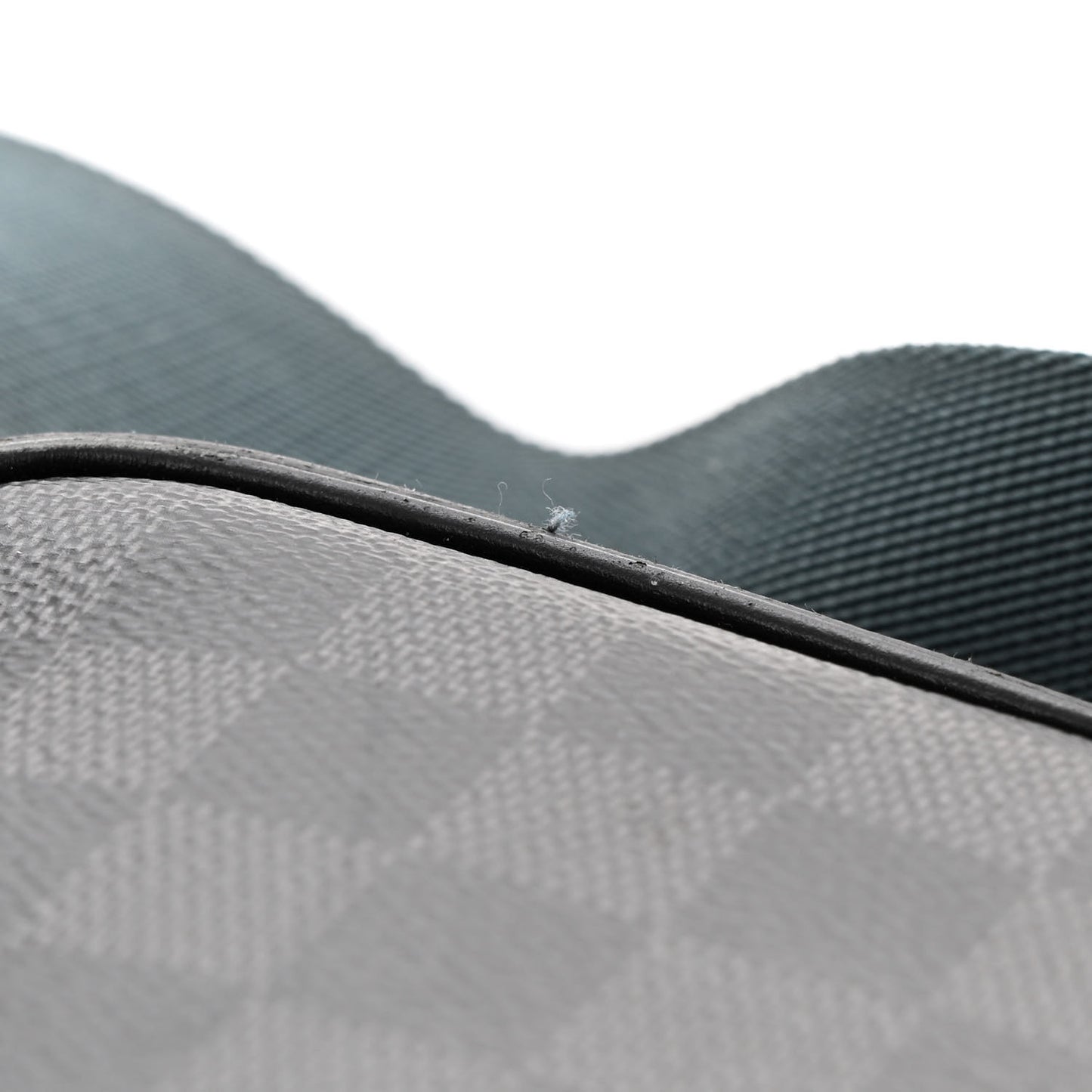 Damier Graphite Alpha Messenger Bag