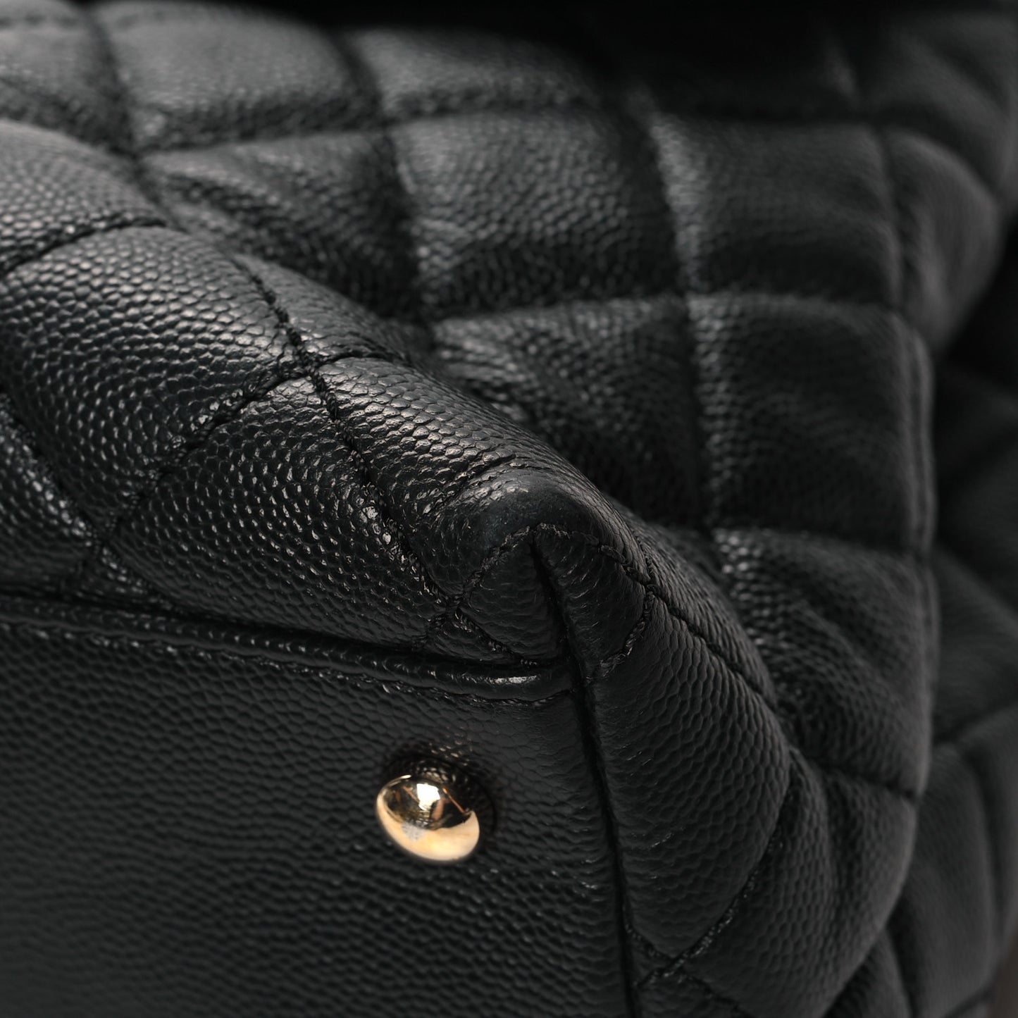 Caviar Quilted Medium Coco Handle Flap Black