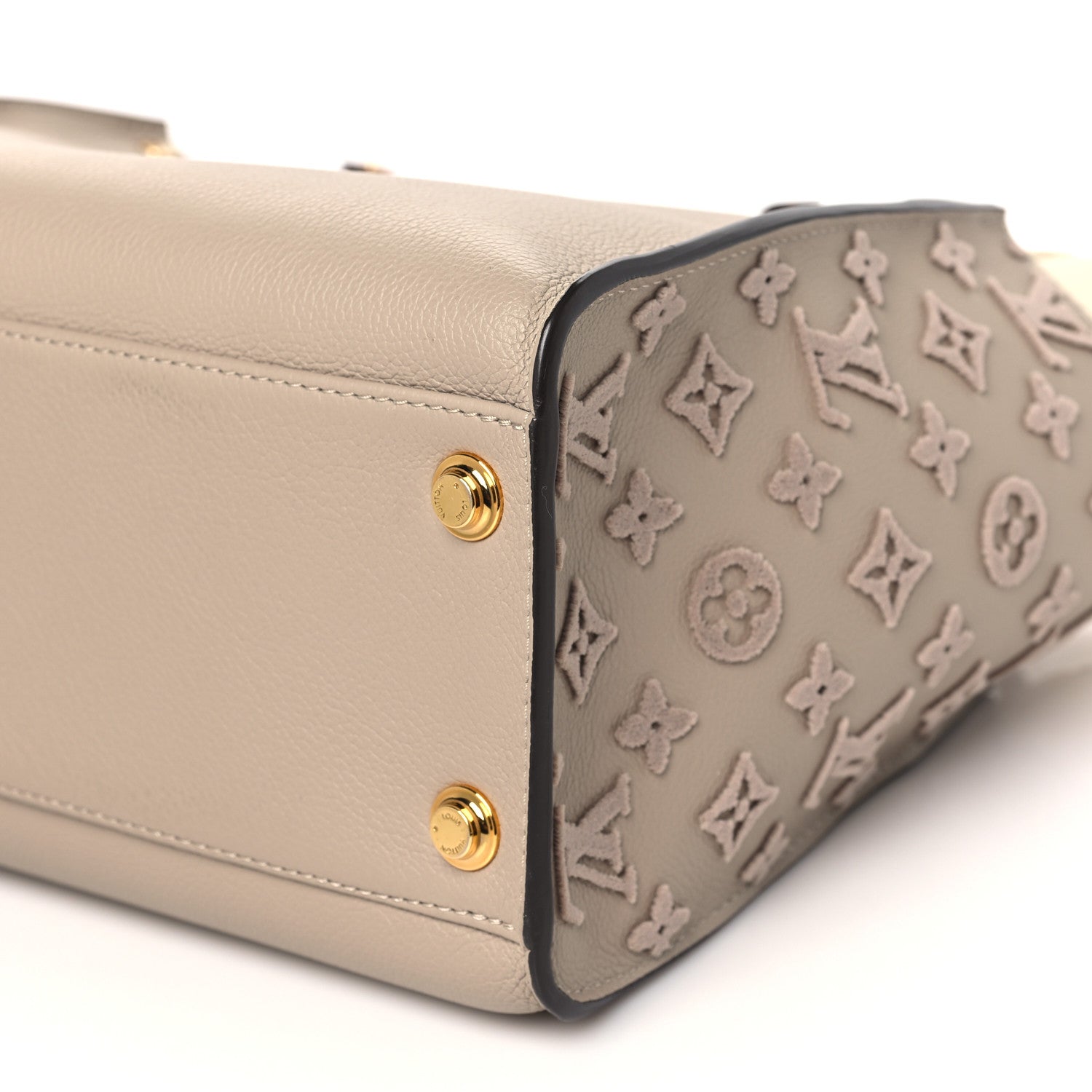 Louis Vuitton Calfskin Monogram Tufting On My Side Galet 9 of 9