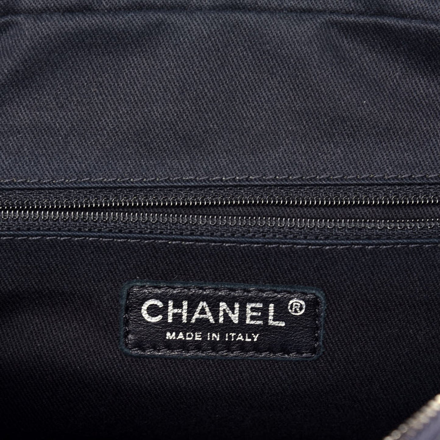 Caviar Quilted Large Chic Flap Black