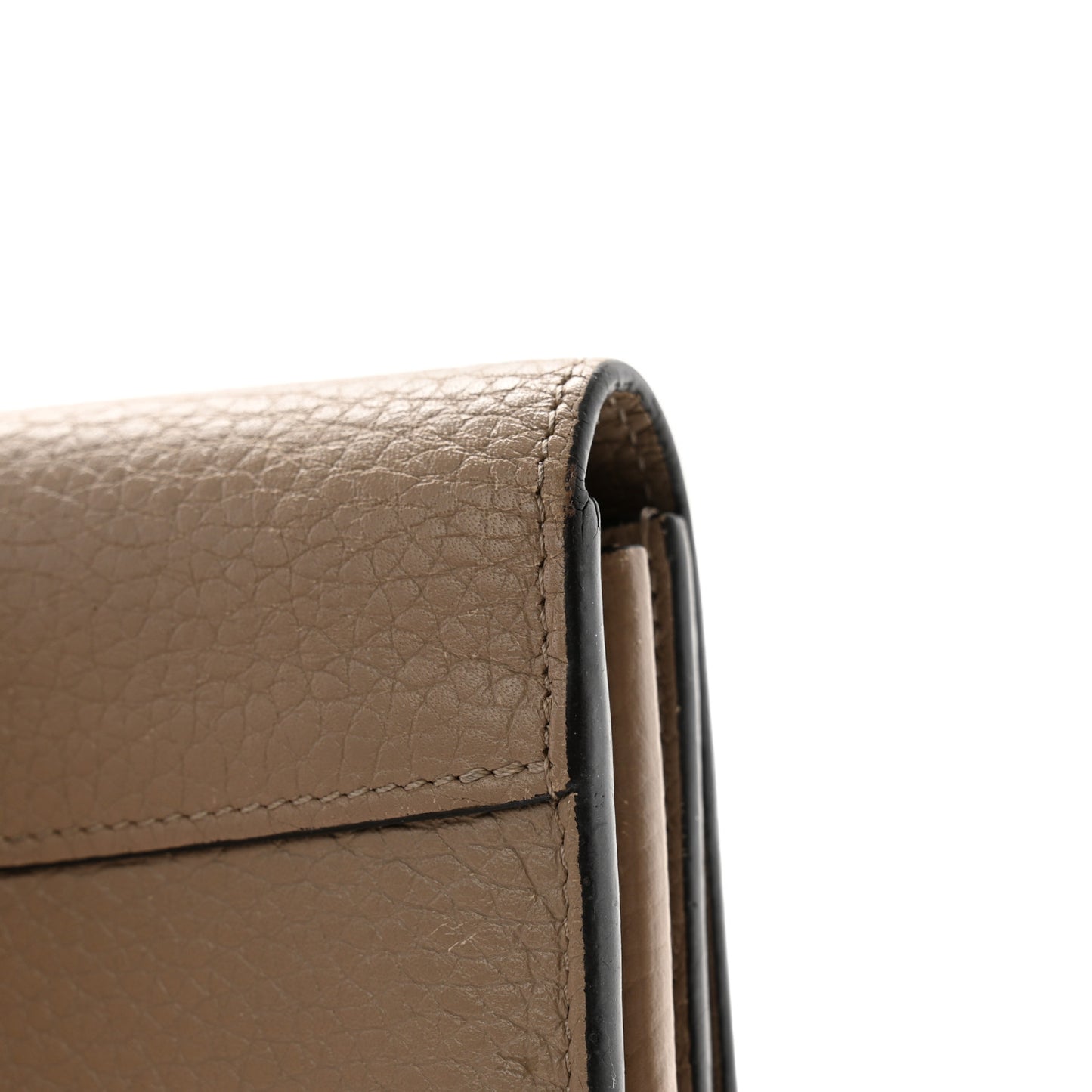 Taurillon Capucines Wallet Galet