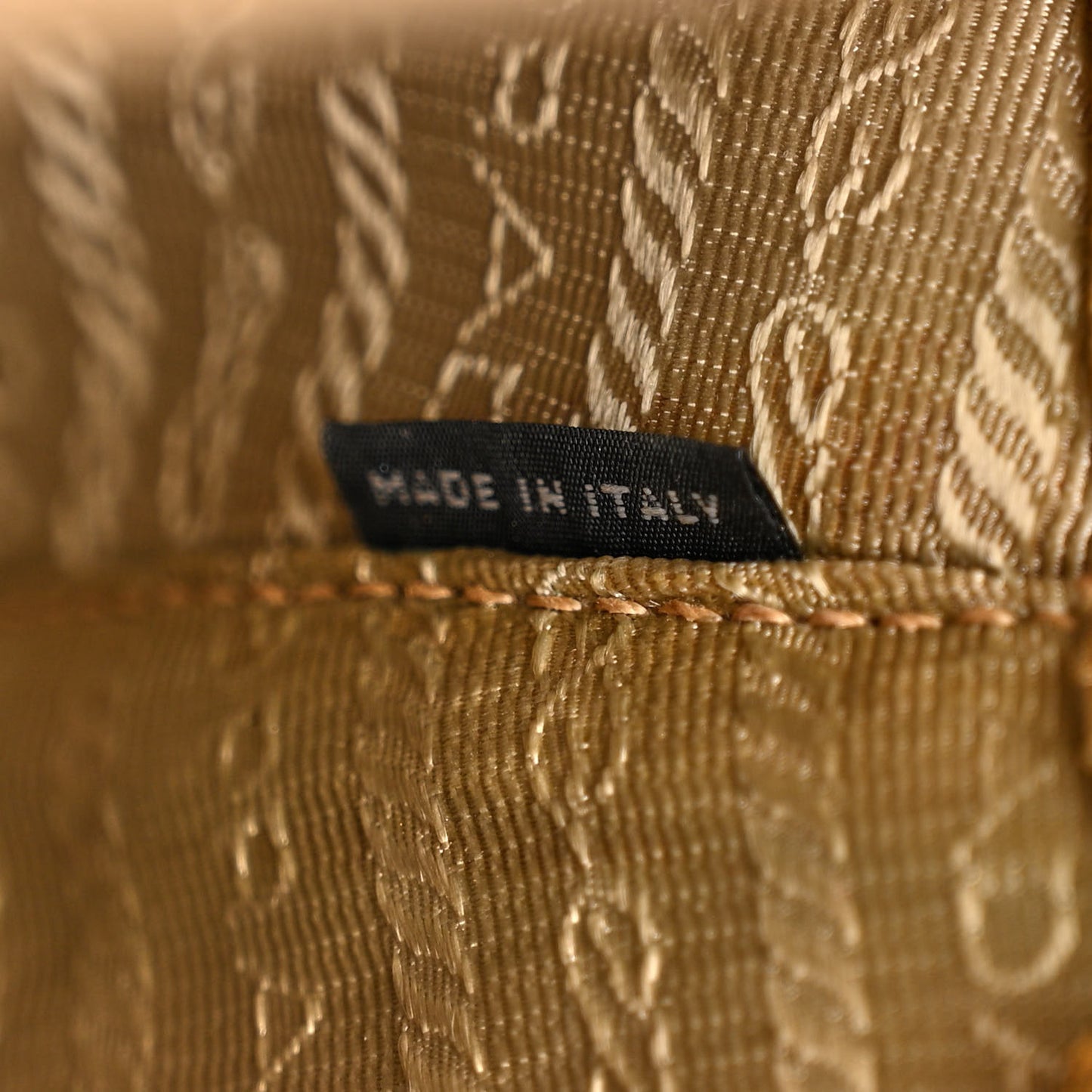 Saffiano Lux Small Promenade Tote Platino