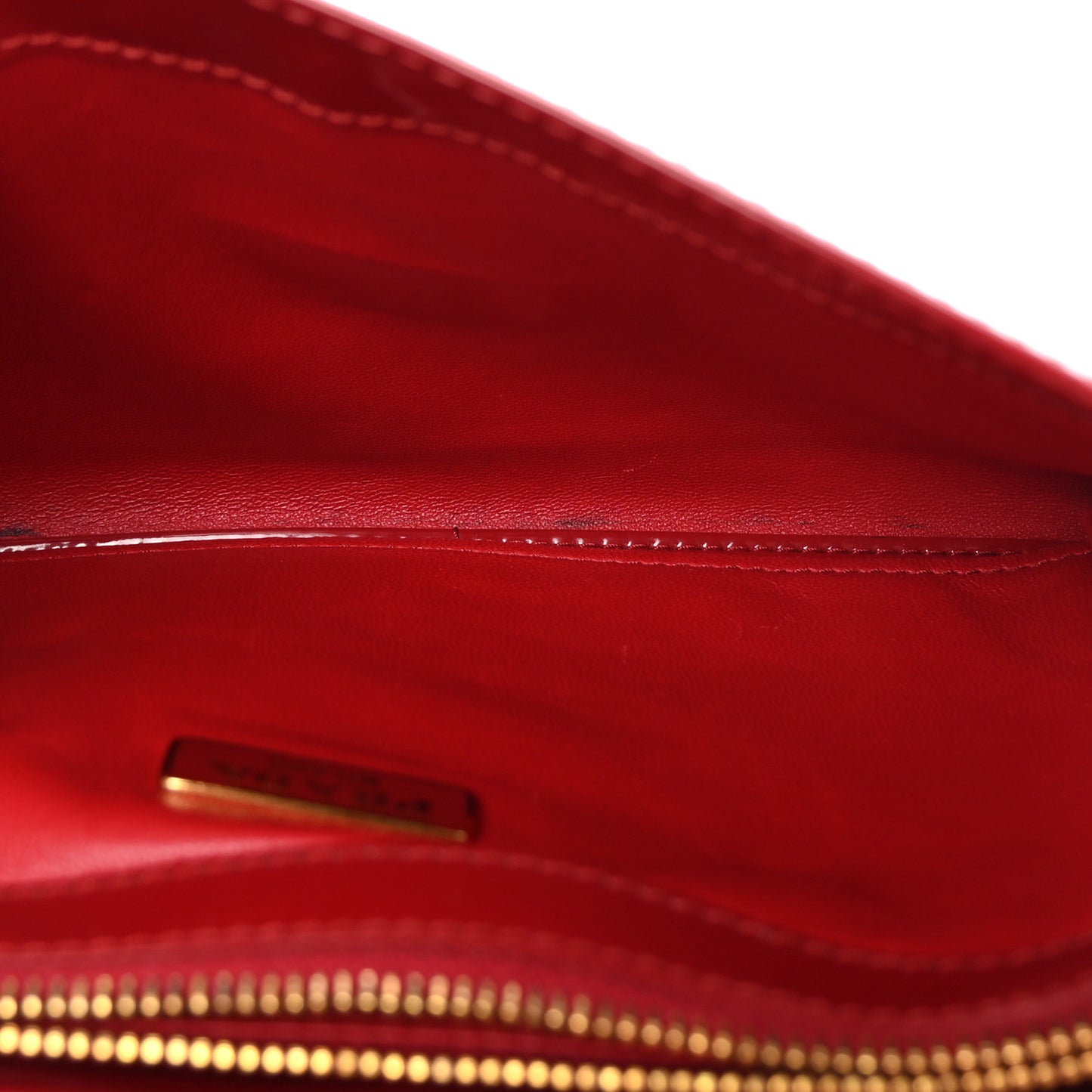 Vernice Metal Bar Chain Wallet Fuoco