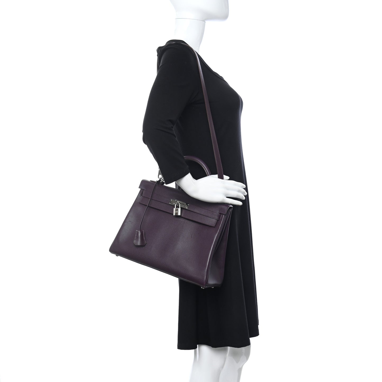 Epsom Kelly Retourne 28 Raisin