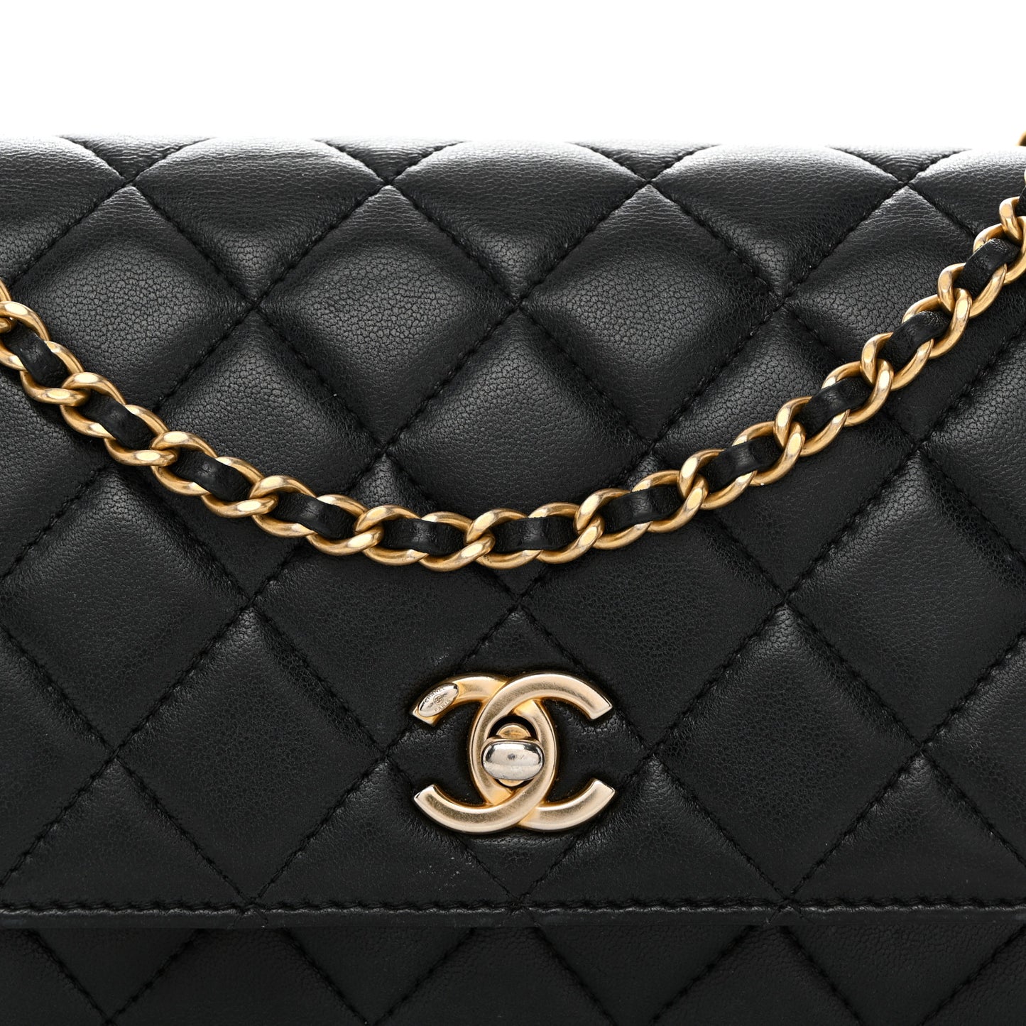 Lambskin Quilted CC Pearl Crush Wallet on Chain WOC Black