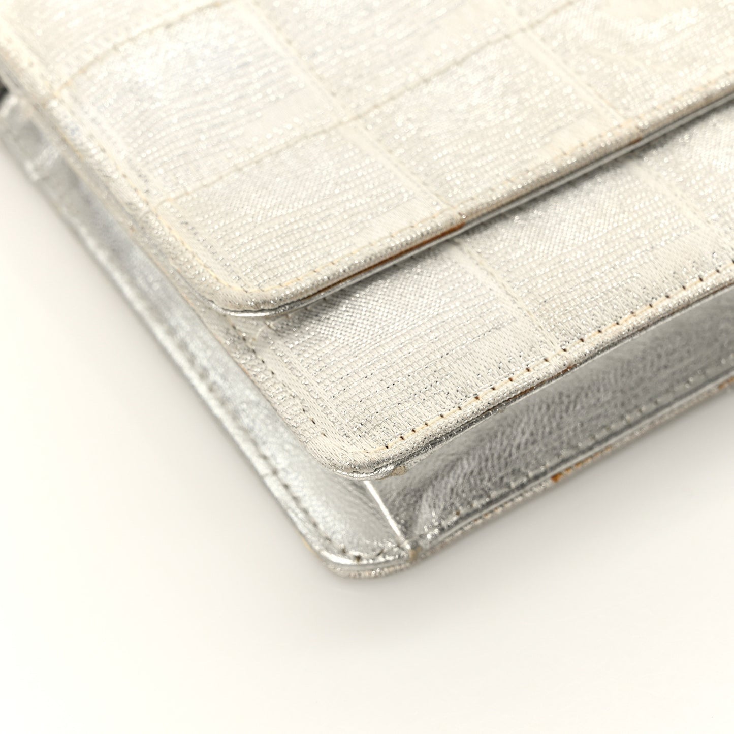 Nylon Travel Wallet On Chain WOC Metallic Silver