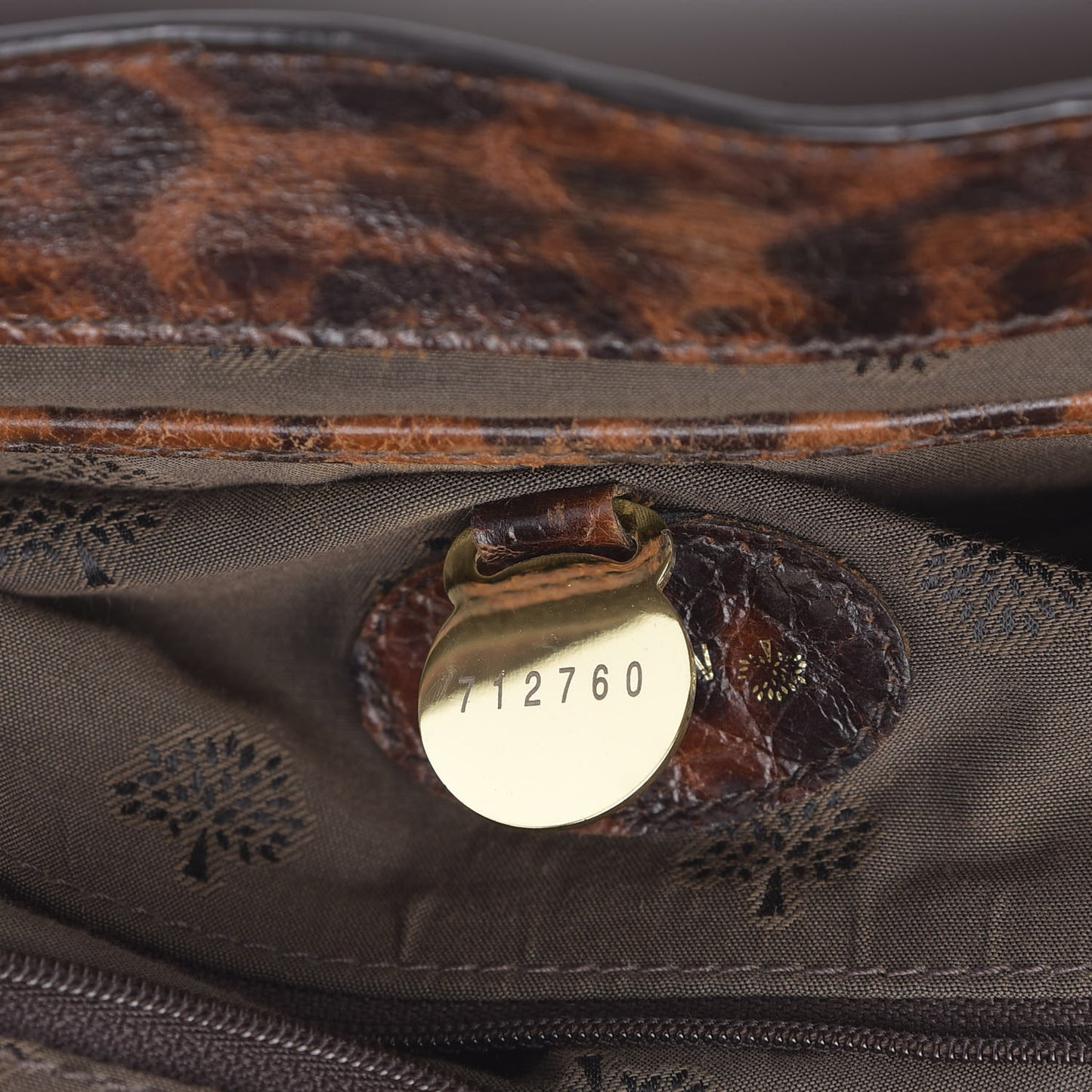 Shiny Leopard Oversized Alexa Dark Oak