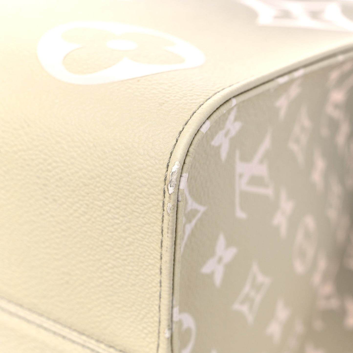 Monogram Giant Spring In The City OnTheGo MM Sunset Kaki