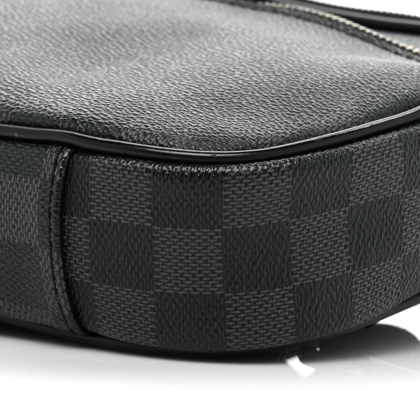 Damier Graphite Ambler