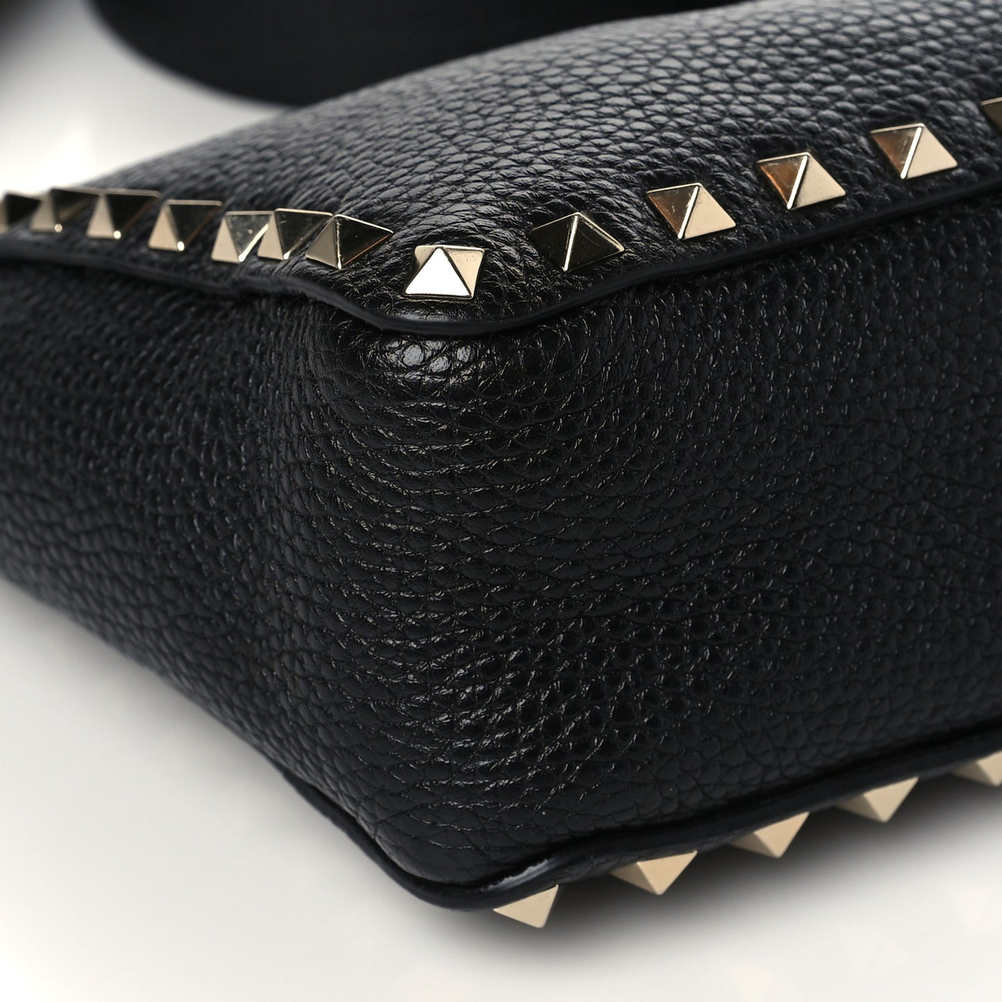 Pebbled Calfskin Mini Rockstud Flip-Lock Messenger Bag Black