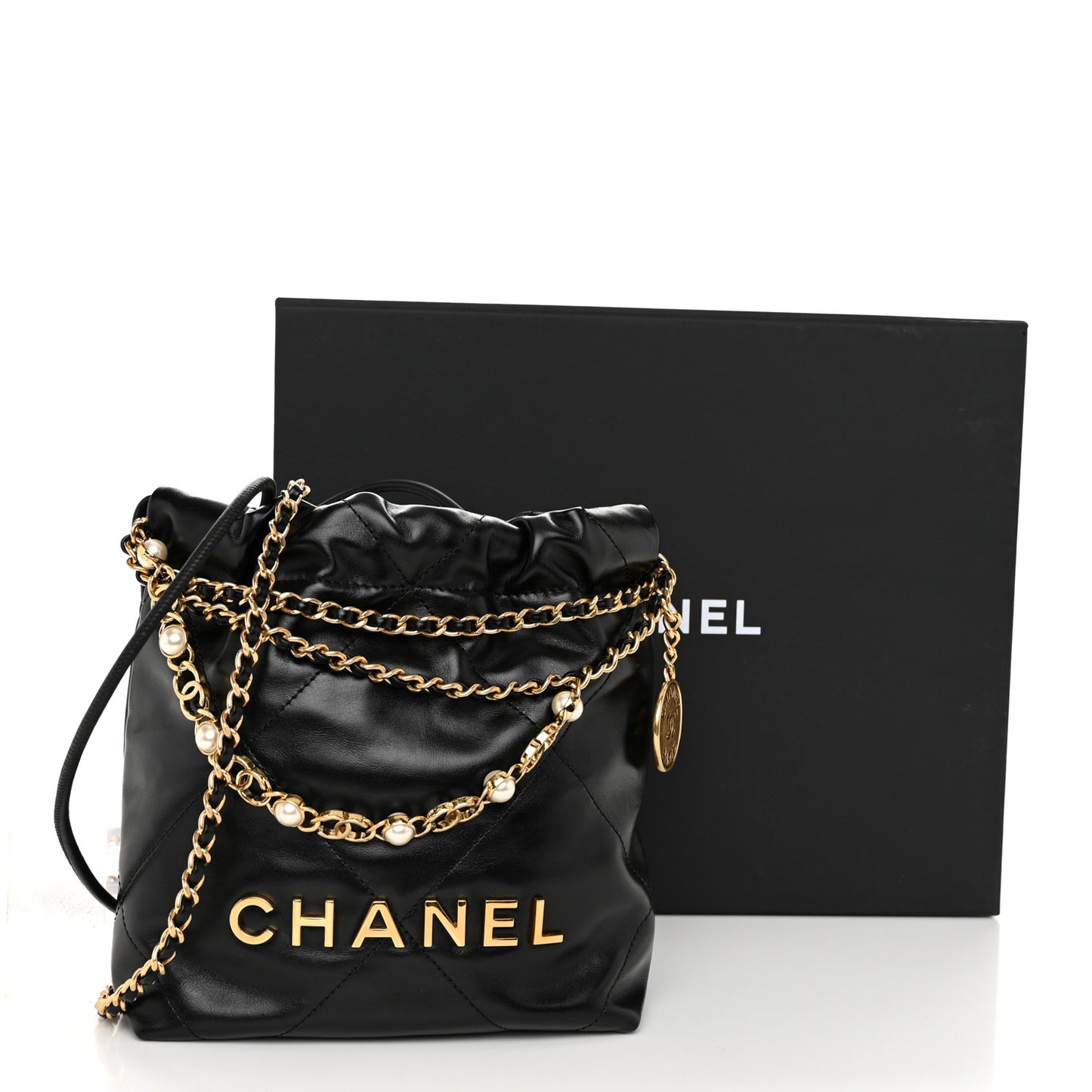 Shiny Calfskin Quilted Pearl CC Chain Mini Chanel 22 Black