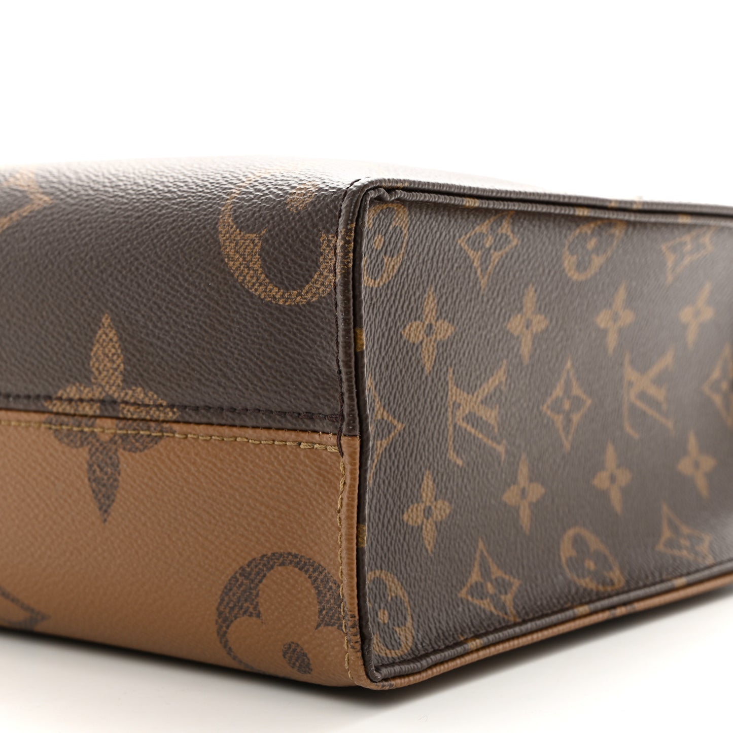 Reverse Monogram Giant Onthego PM