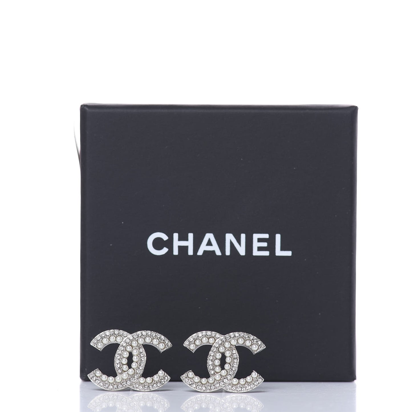 Pearl Crystal CC Snow Palace Earrings Silver