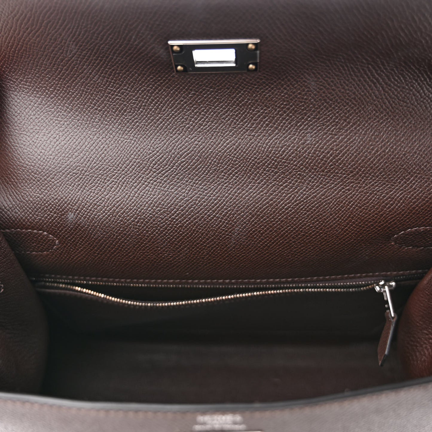 Epsom Kelly Sellier 28 Ebene